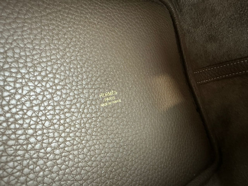 Picotin Lock 22 Etoupe Taurillon Clemence GHW