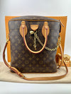 Monogram Canvas Carryall MM NM Bag