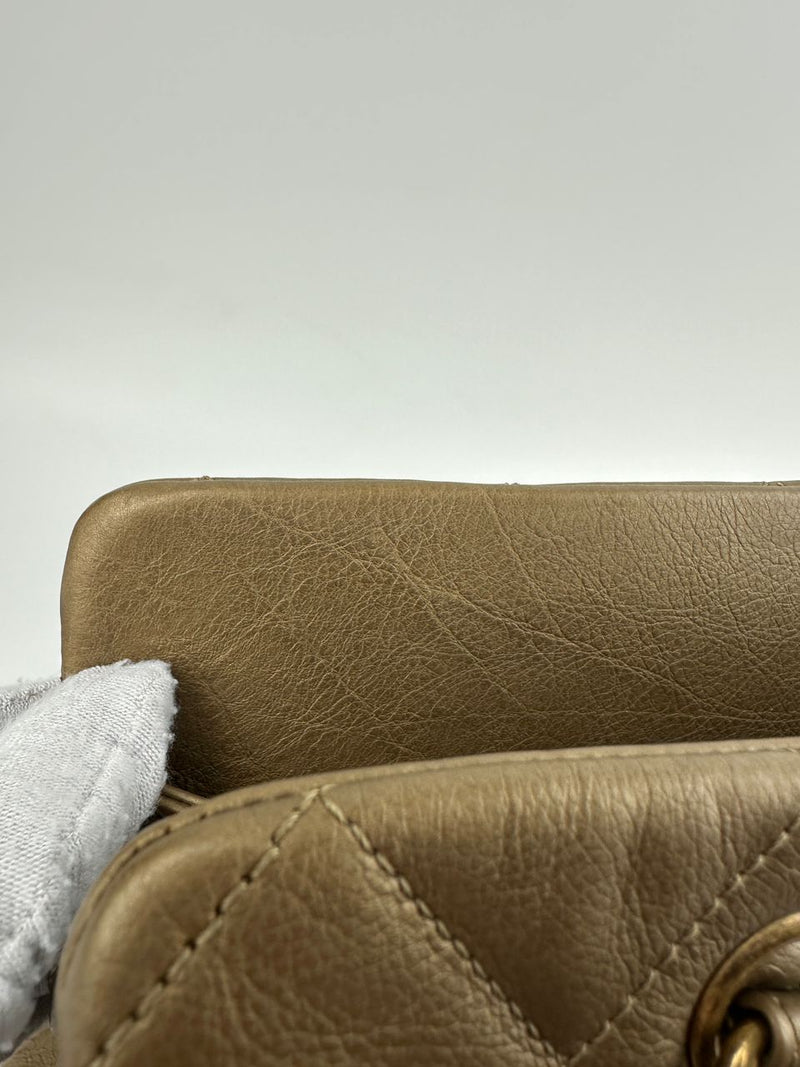 A67493 CC Quilted Matte Gold Shoulder Tote