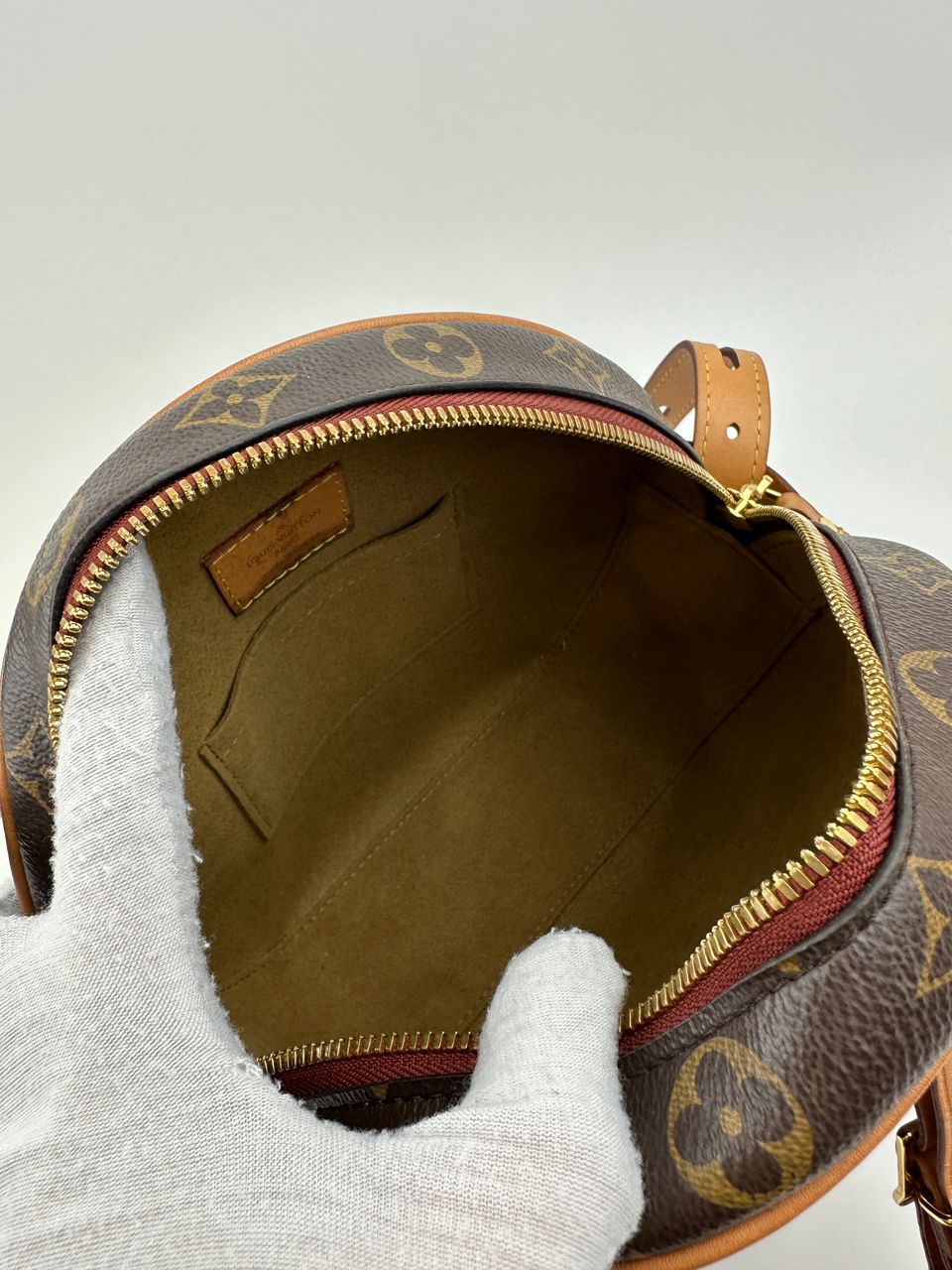 louis vuitton boite chapeau souple backpack Louis Vuitton Boîte Chapeau Shoulder Bag