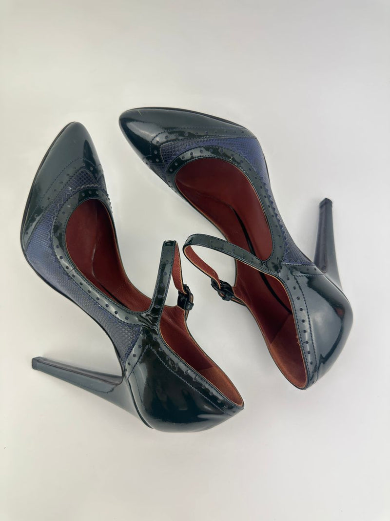Heeled Mary Jane &amp; Perforated Details in Black Shiny Leather Size 37