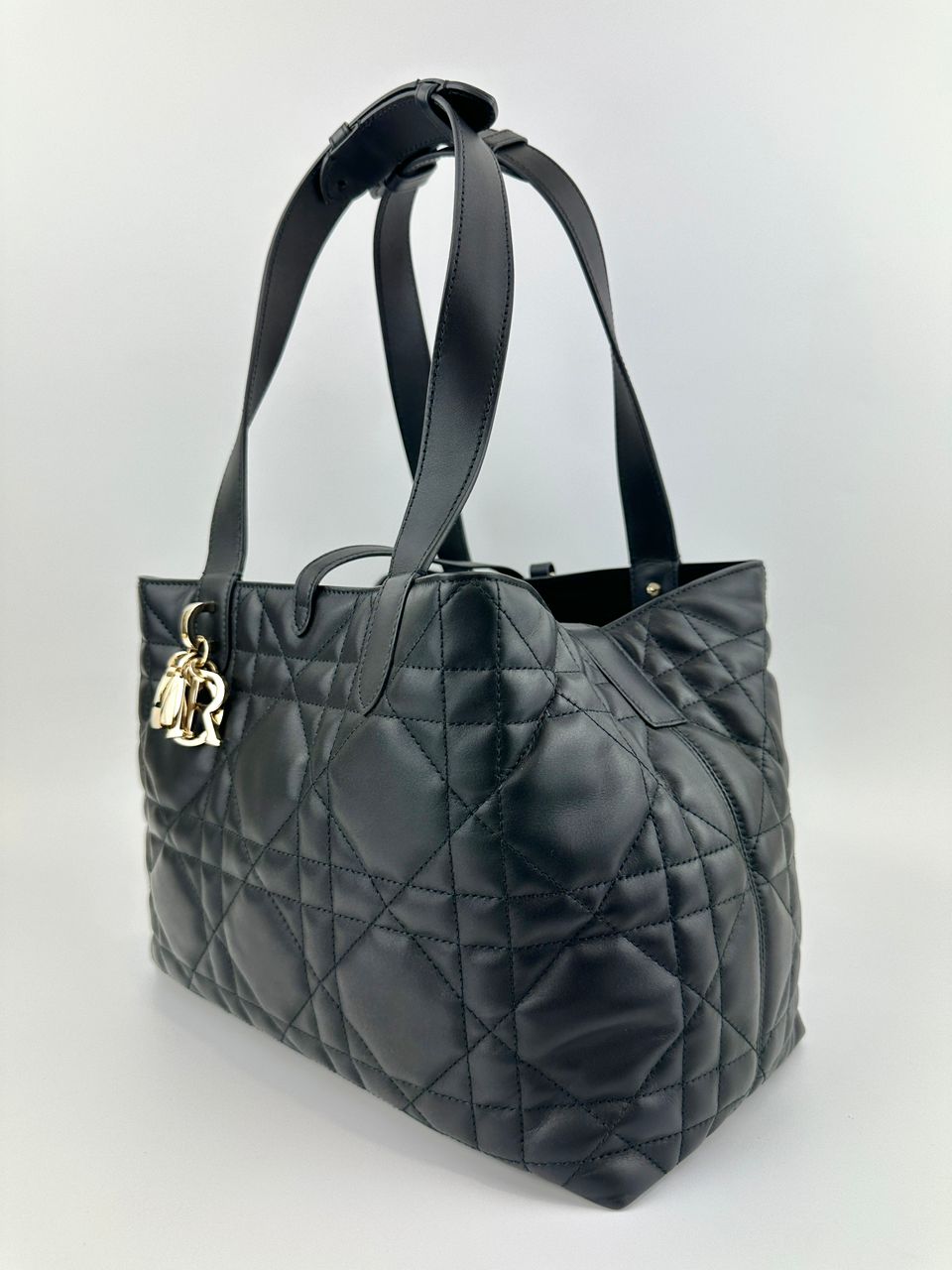 Medium Dior Toujours Black Macrocannage Calfskin Bag