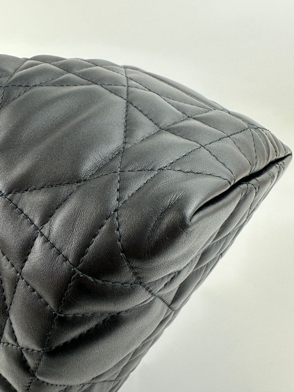 Medium Dior Toujours Black Macrocannage Calfskin Bag