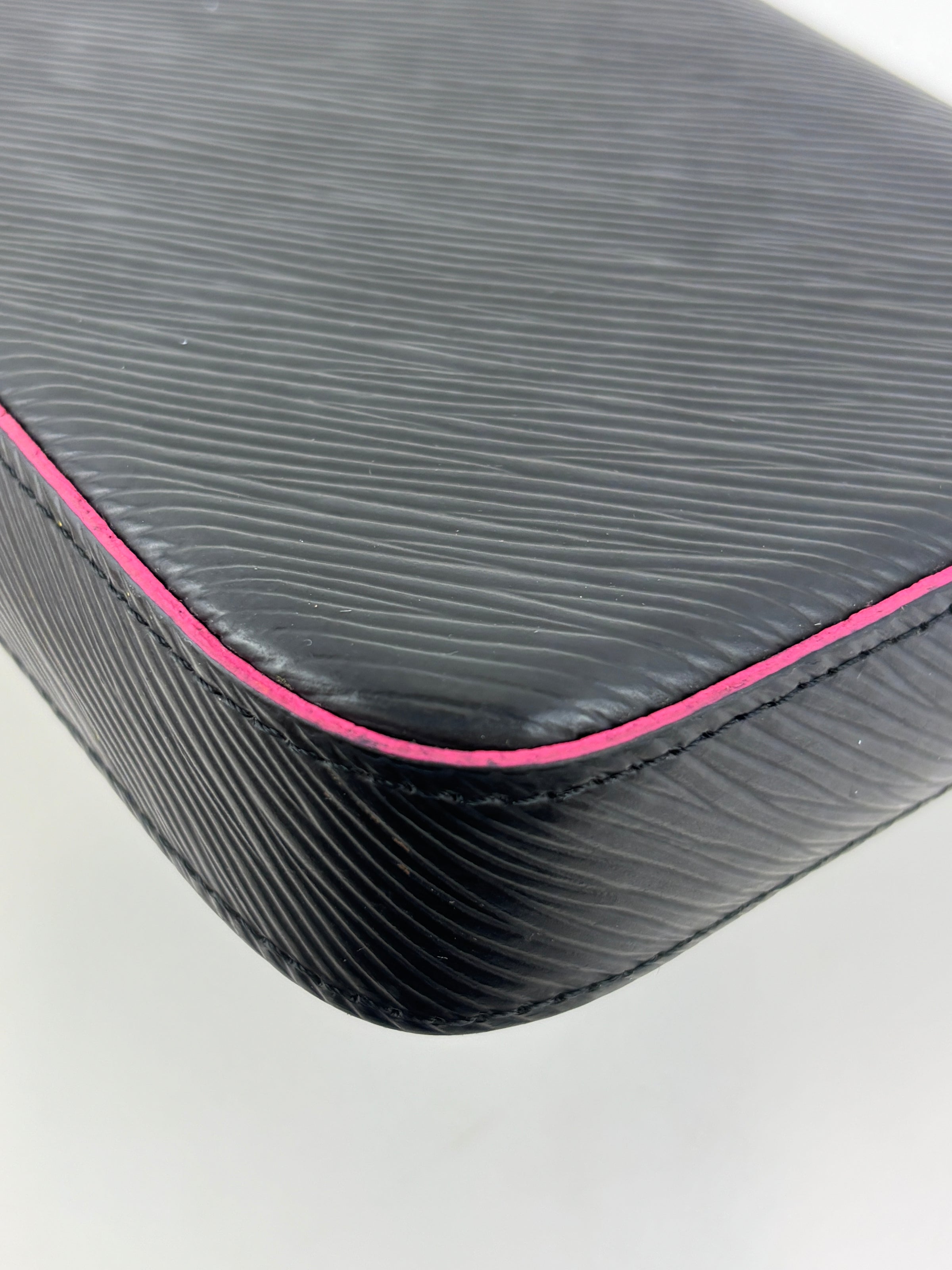 Pochette Felicie Black / Pink Epi Leather