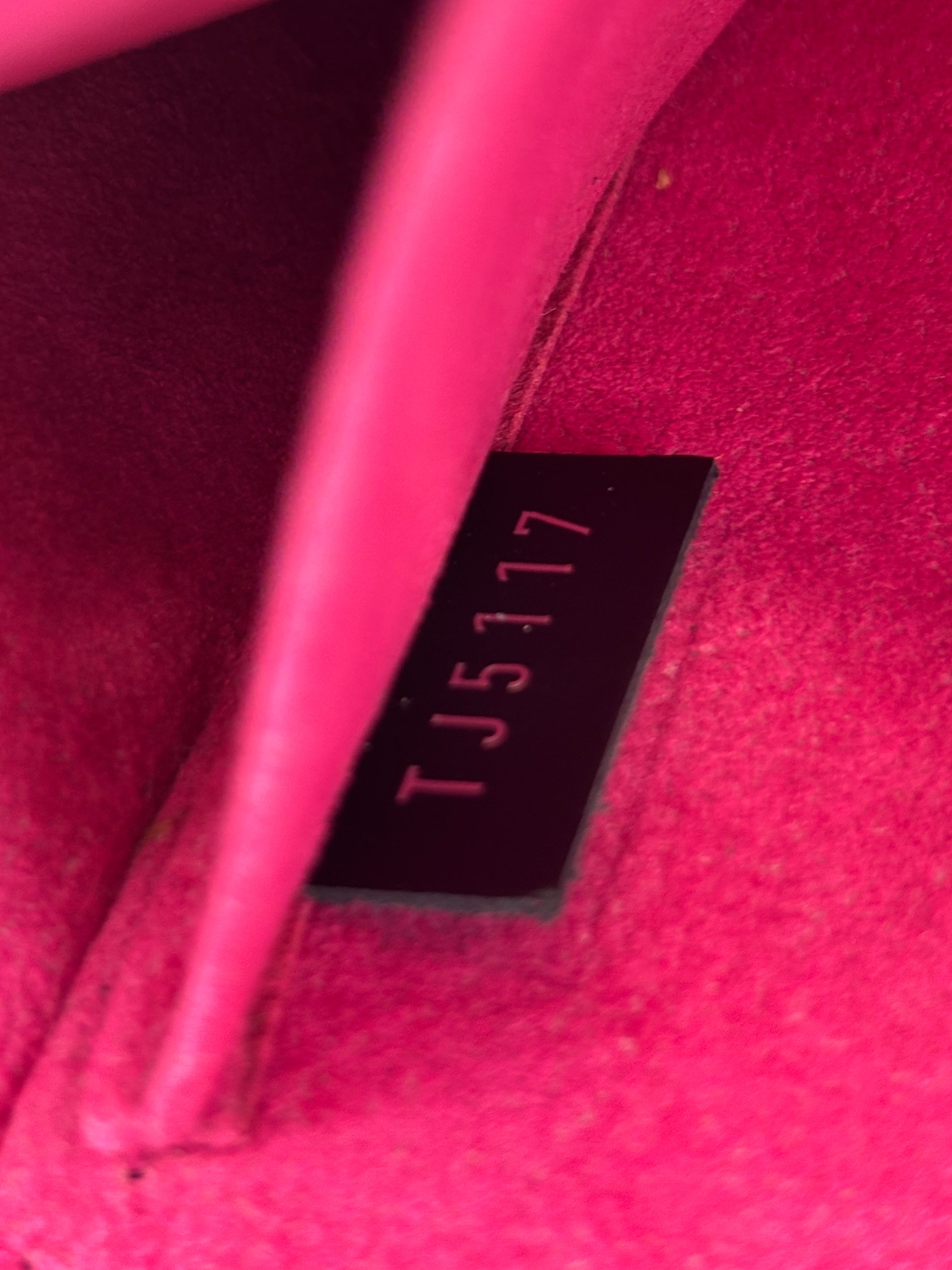 Pochette Felicie Black / Pink Epi Leather