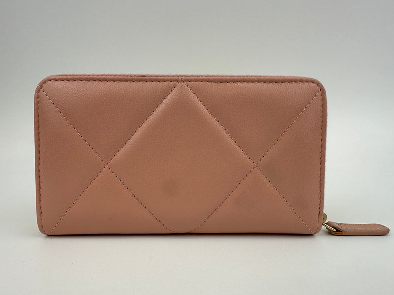 19 Zip Around Long Wallet Quilted Lambskin in Light Pink GHW