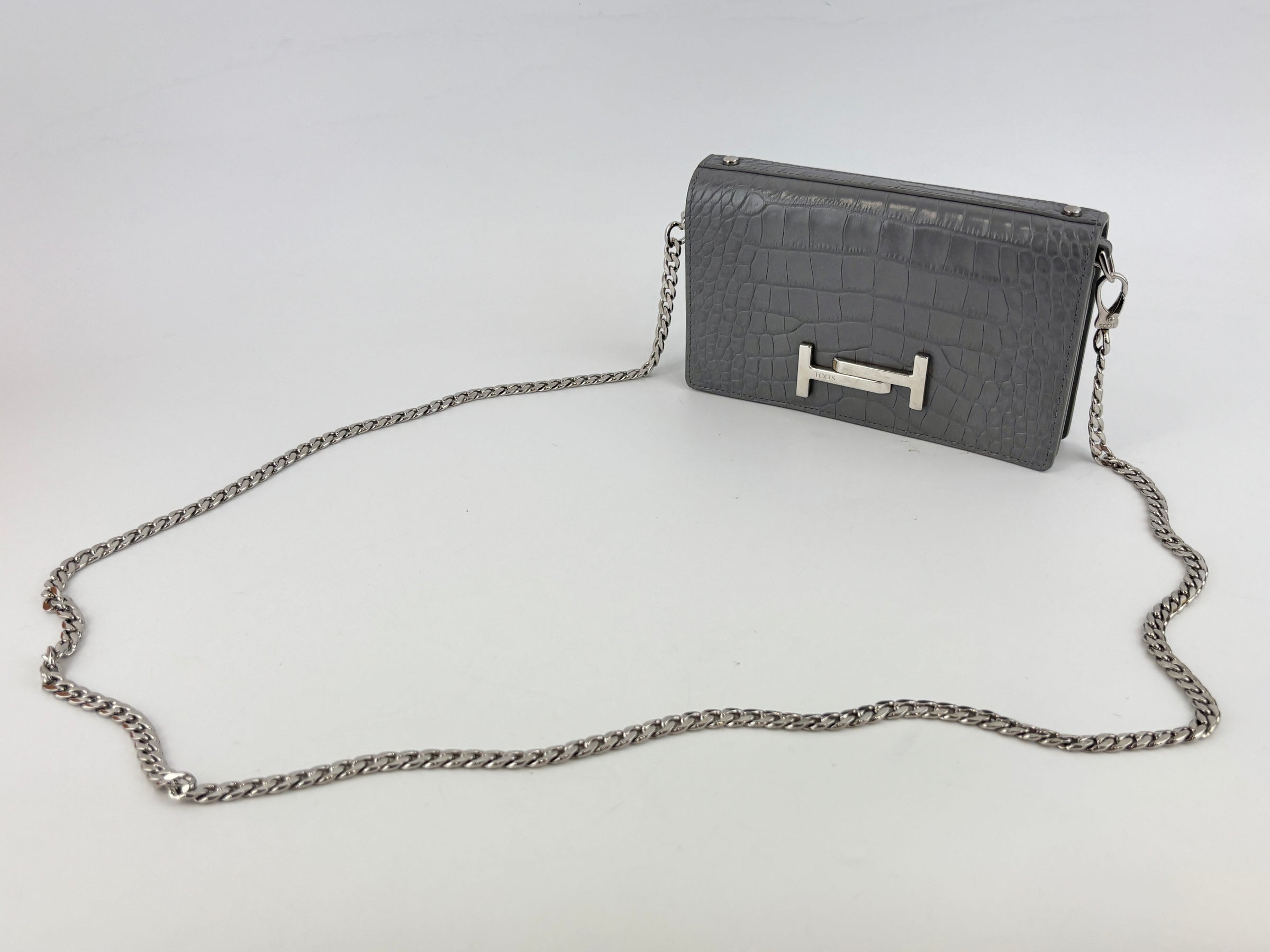 Double T Logo Chain WOC in Grey Croc Embossed