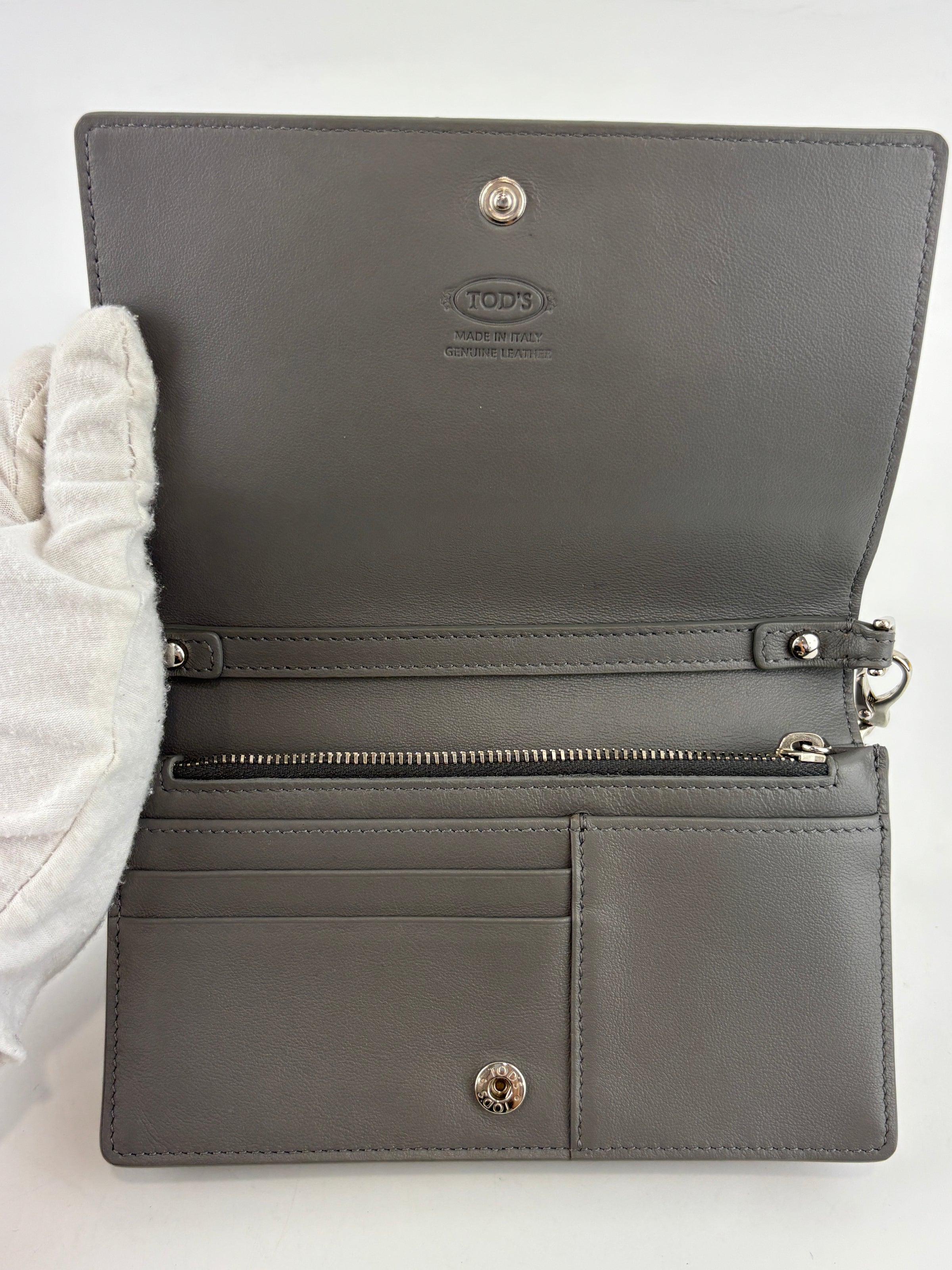 Double T Logo Chain WOC in Grey Croc Embossed