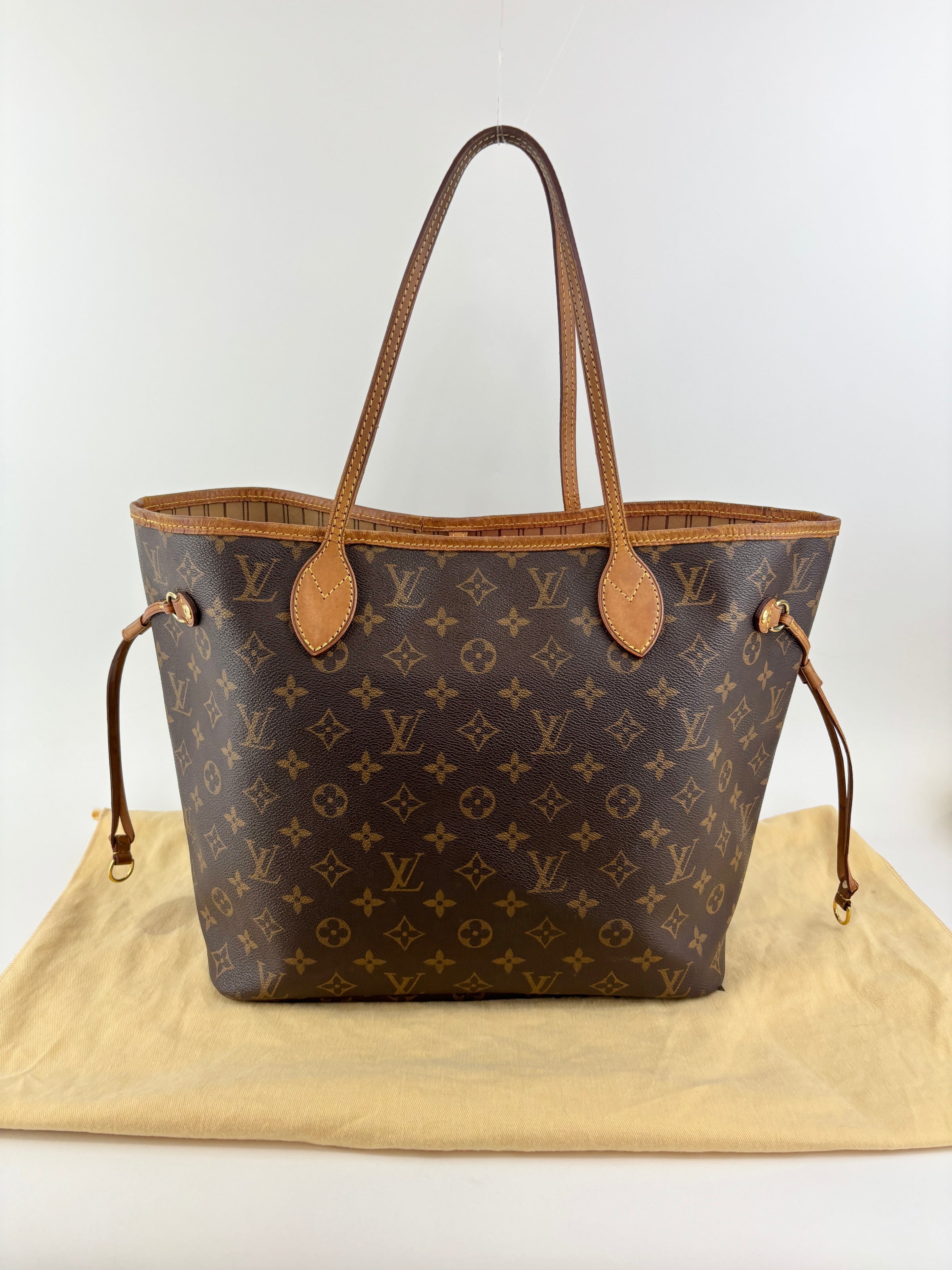 Neverfull MM Monogram Canvas Tote