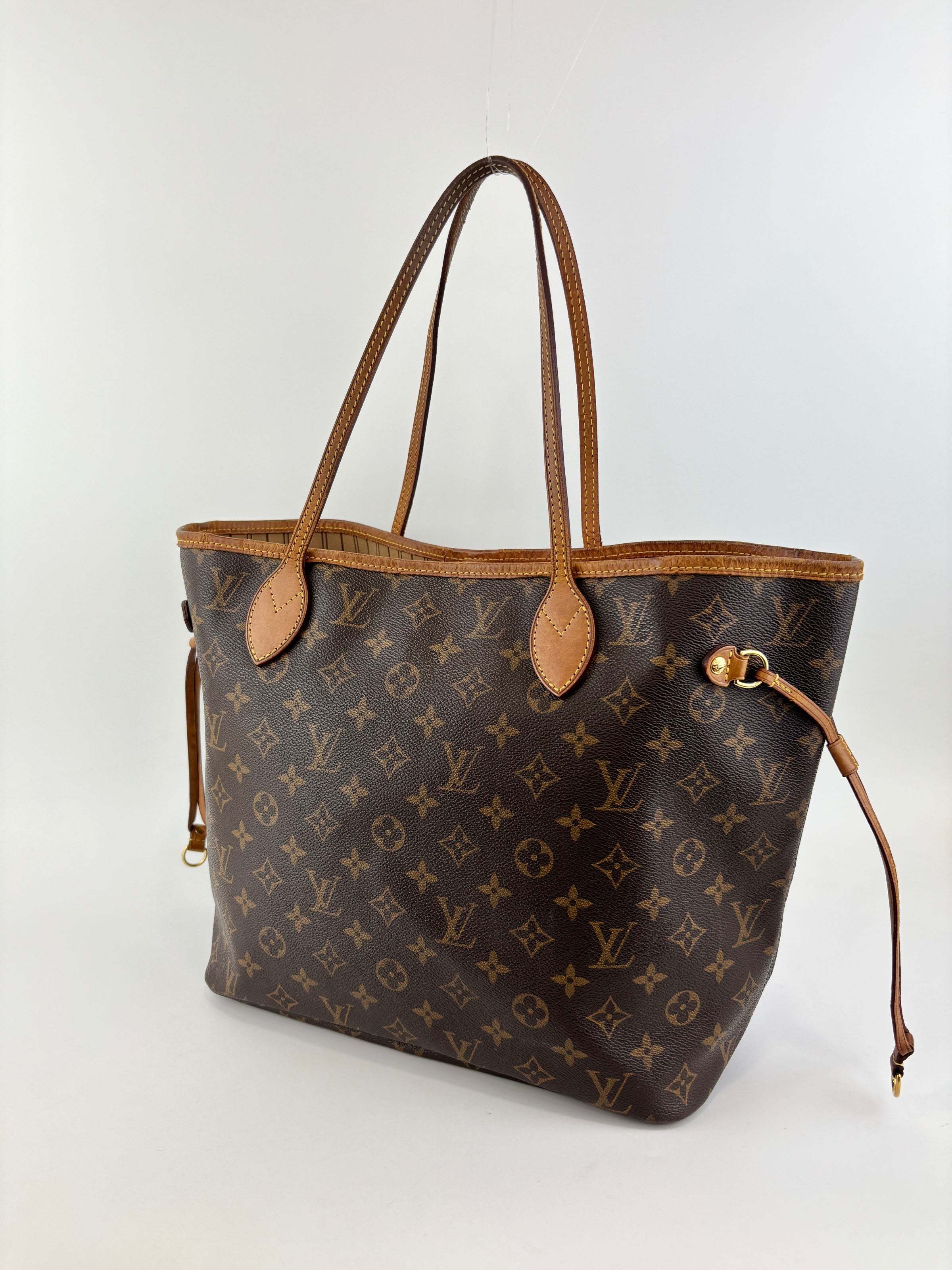 Neverfull MM Monogram Canvas Tote