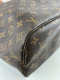Neverfull MM Monogram Canvas Tote