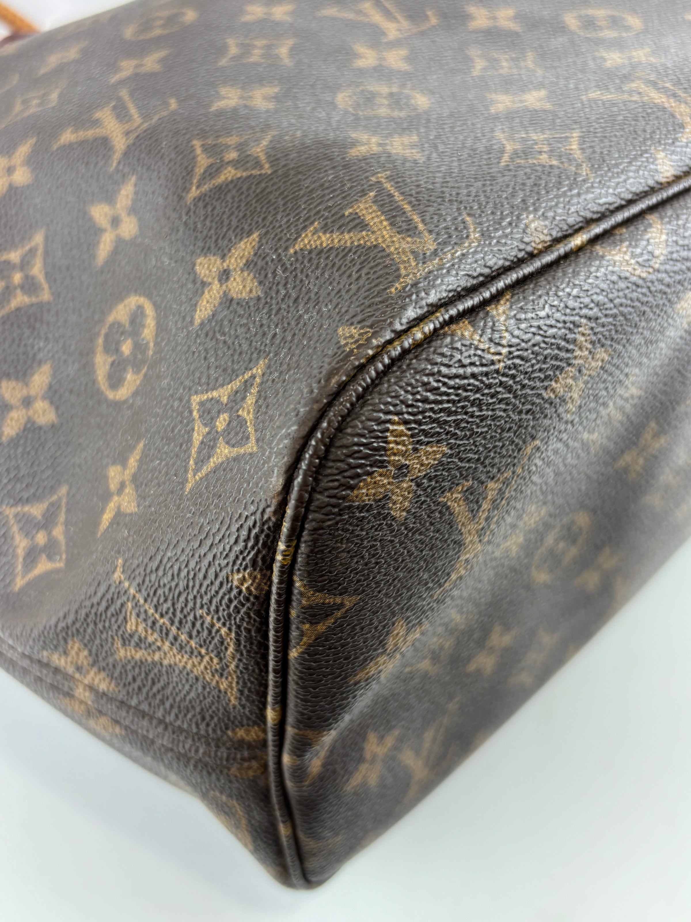 Neverfull MM Monogram Canvas Tote