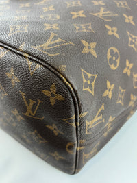 Neverfull MM Monogram Canvas Tote