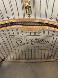 Neverfull MM Monogram Canvas Tote