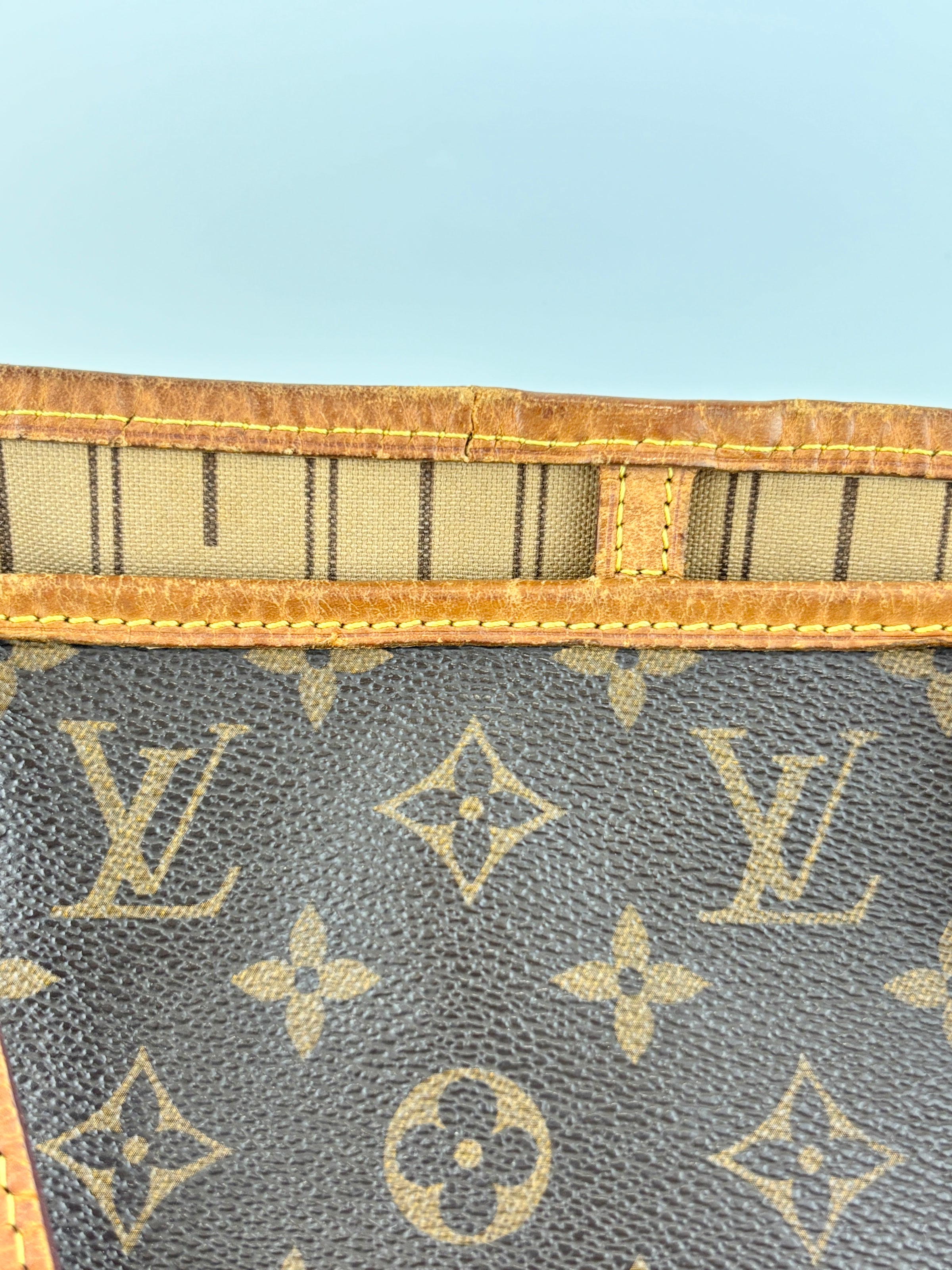 Neverfull MM Monogram Canvas Tote
