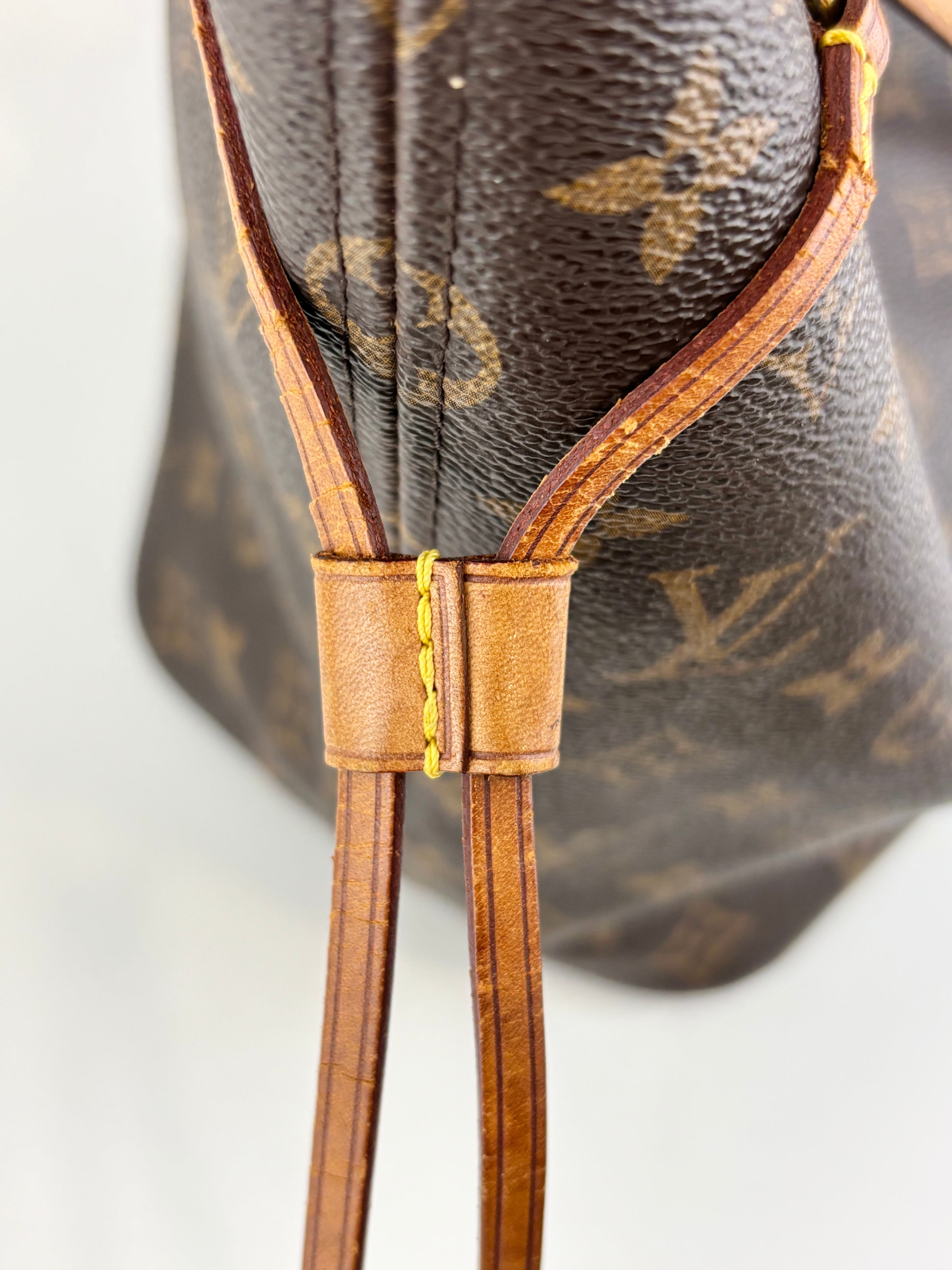 Neverfull MM Monogram Canvas Tote