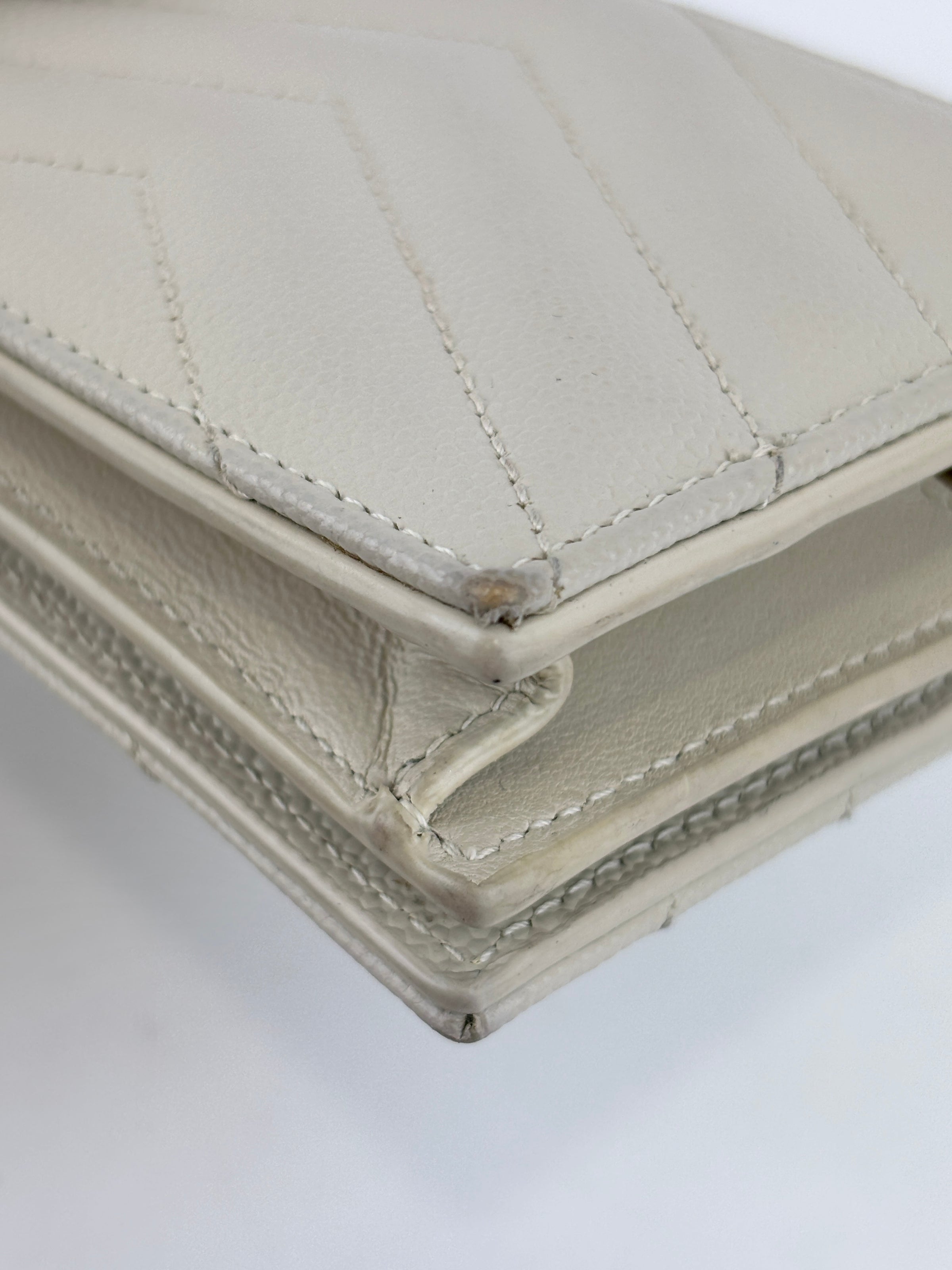Cassandre Matelassé Flap Grain de Poudre Leather Blanc Vintage Card Case GHW
