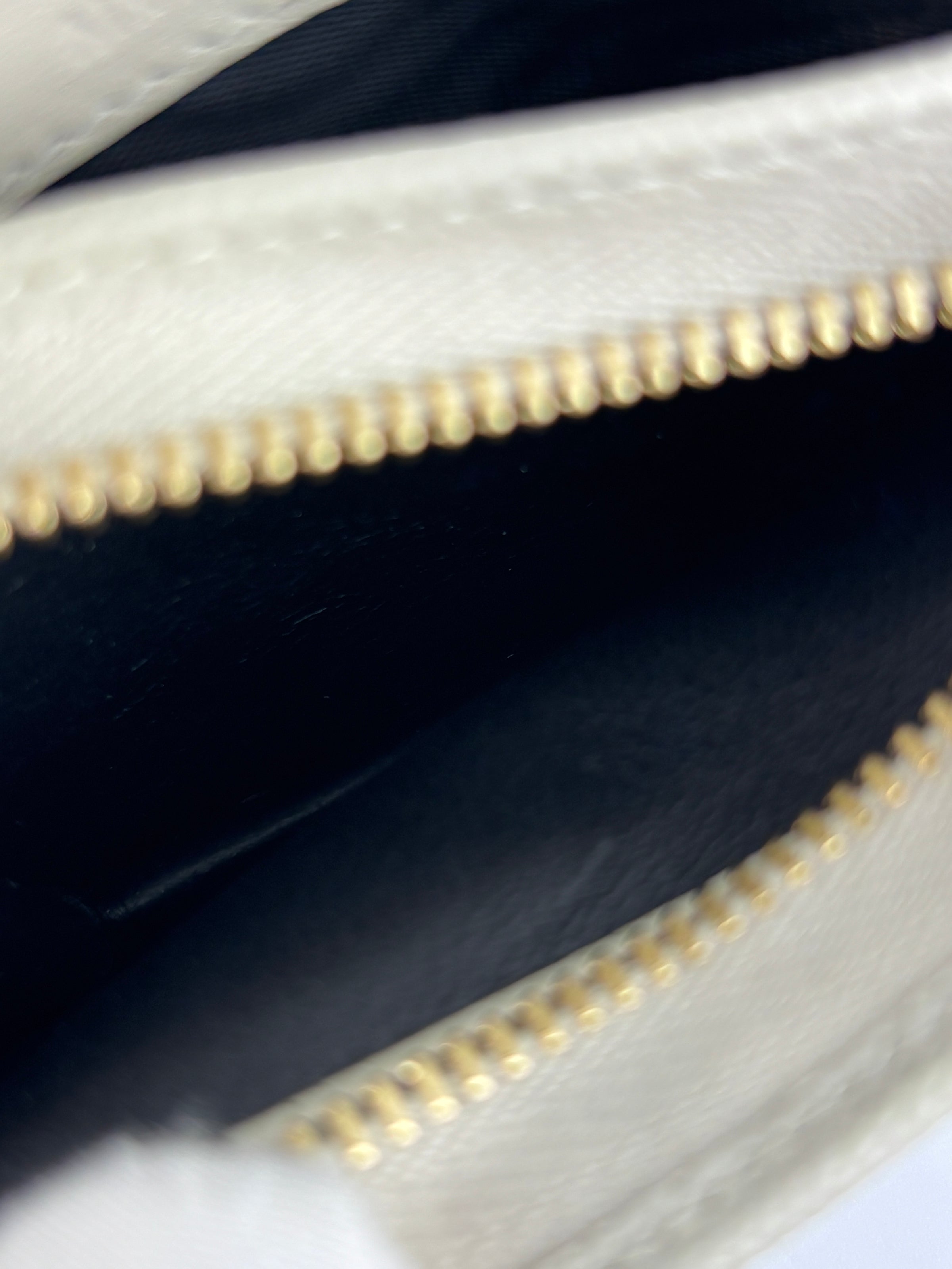 Cassandre Matelassé Flap Grain de Poudre Leather Blanc Vintage Card Case GHW