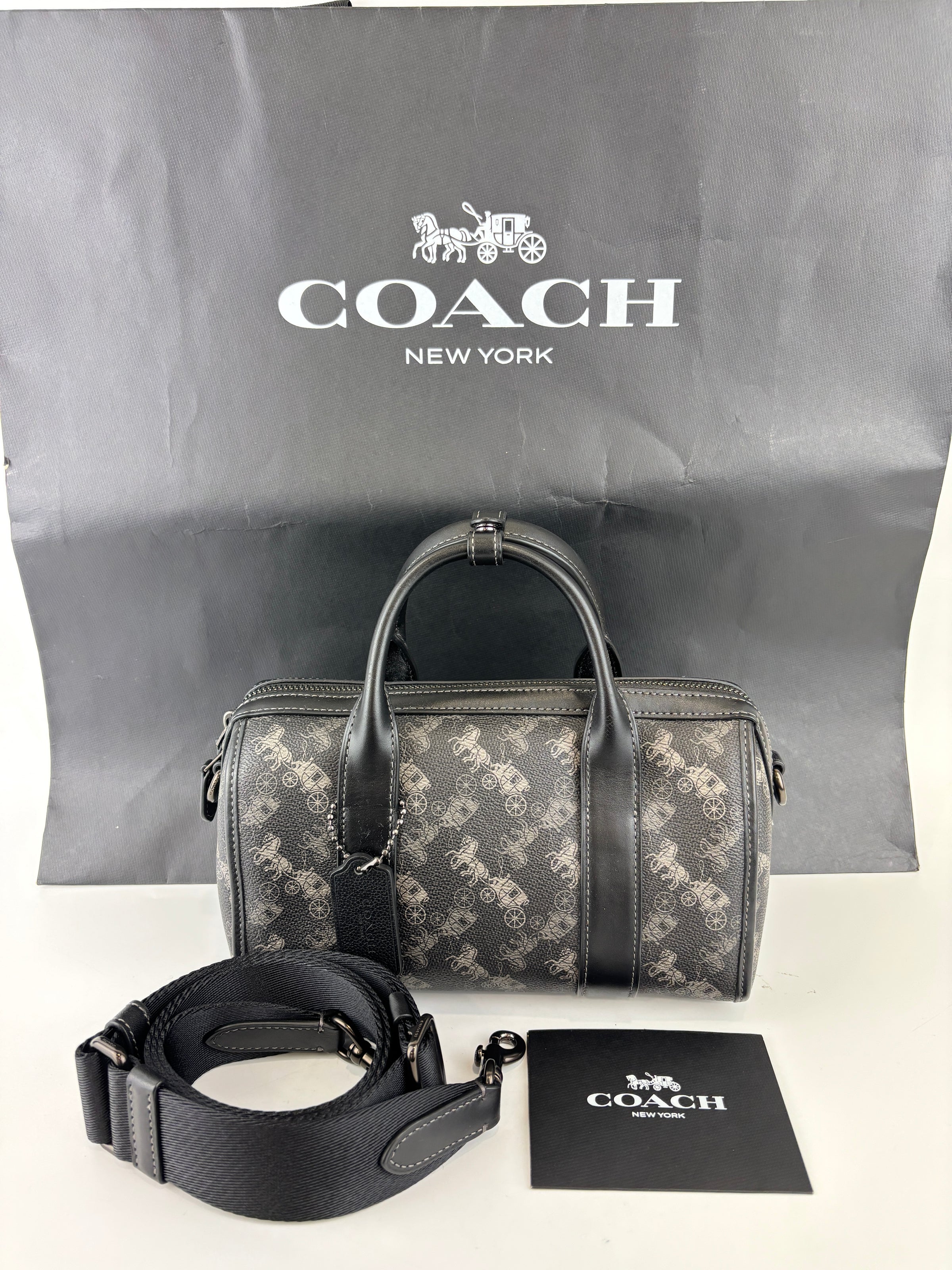 Gotham Duffle 24 With Horse And Carriage Print