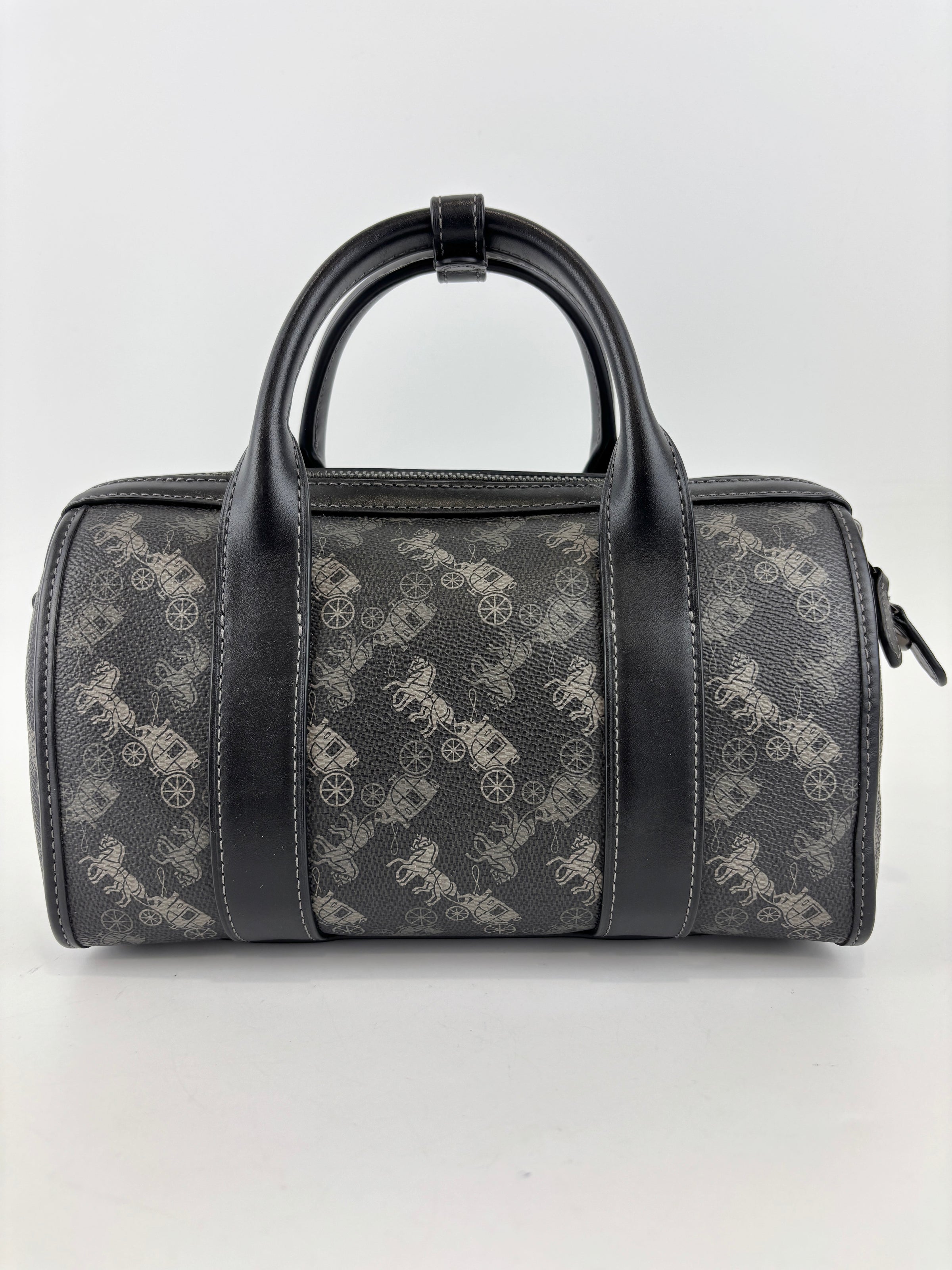Gotham Duffle 24 With Horse And Carriage Print