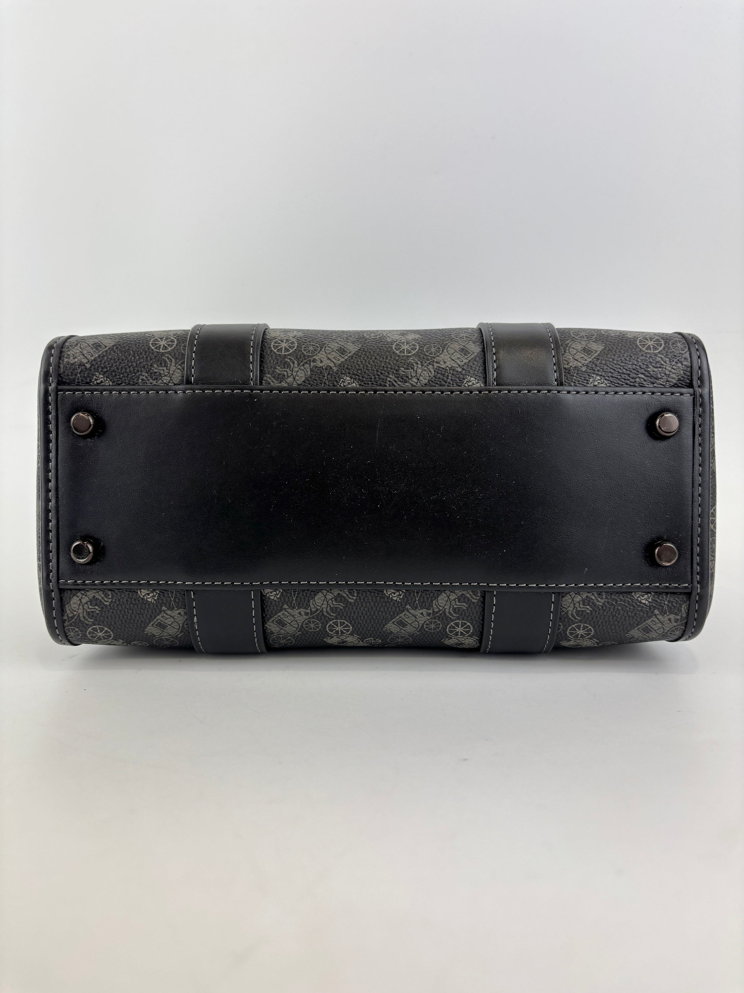 Gotham Duffle 24 With Horse And Carriage Print