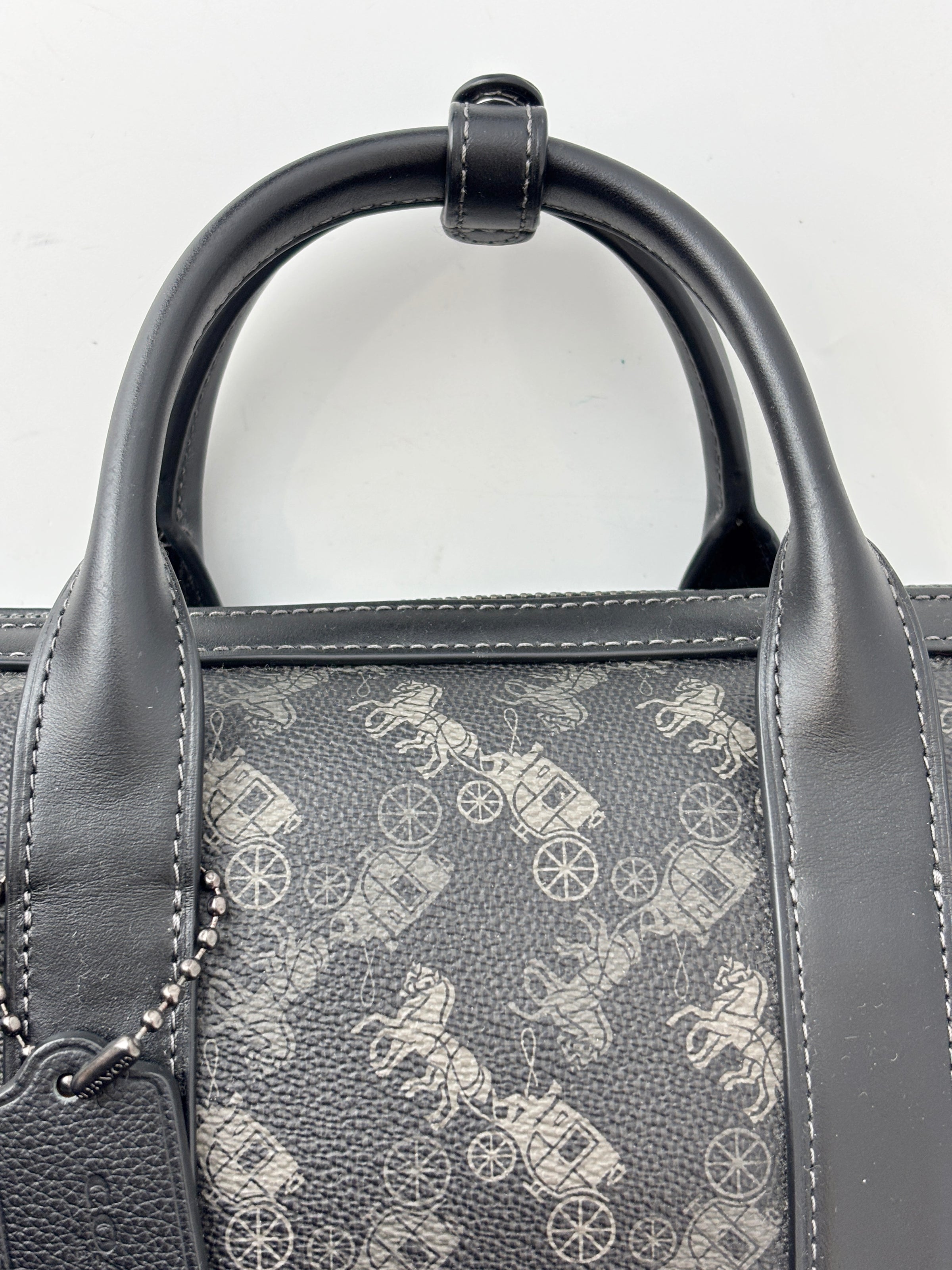 Gotham Duffle 24 With Horse And Carriage Print
