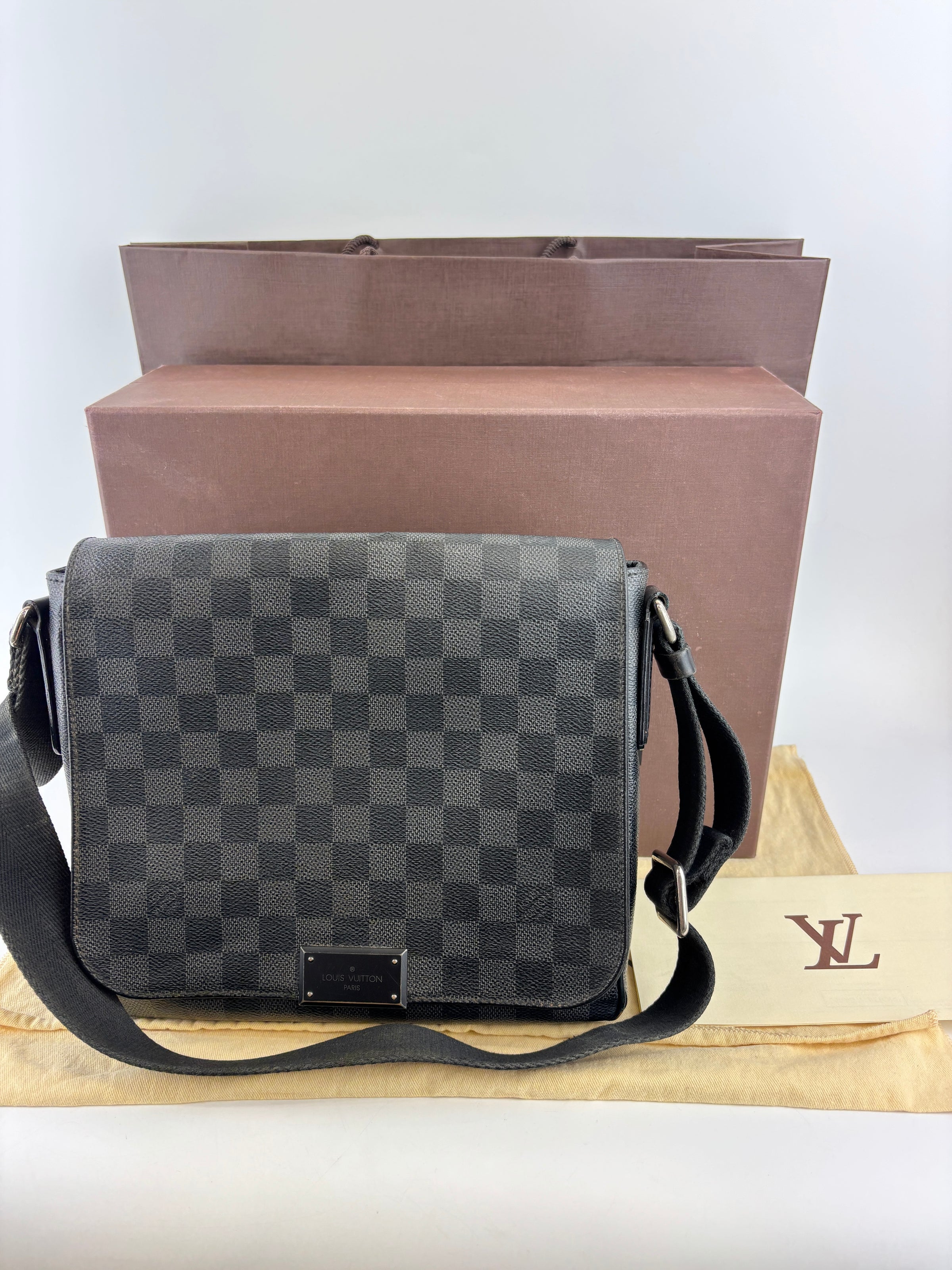 District PM Messenger Damier Graphite Bag