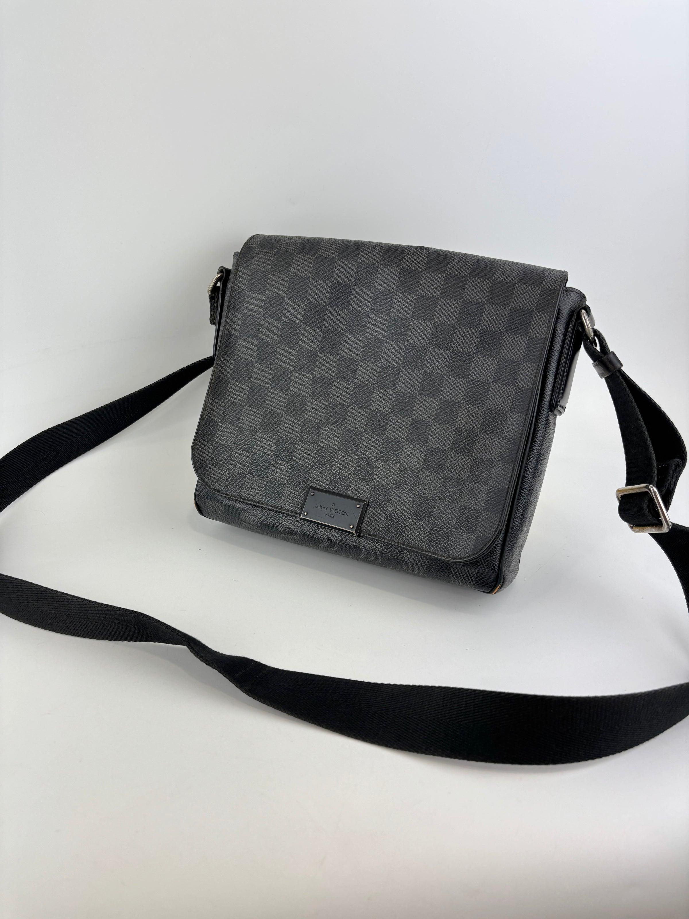 District PM Messenger Damier Graphite Bag