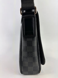 District PM Messenger Damier Graphite Bag