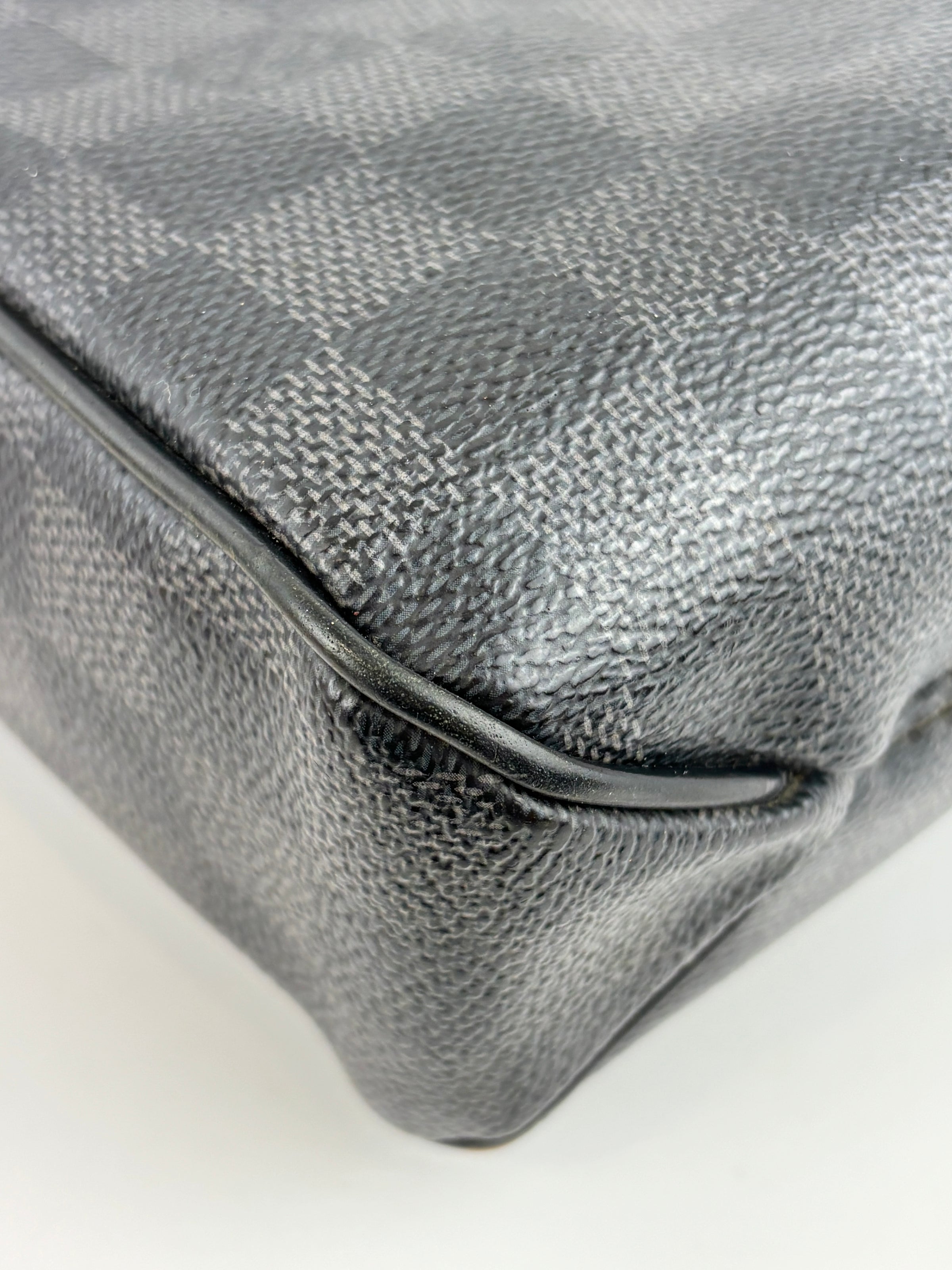 District PM Messenger Damier Graphite Bag