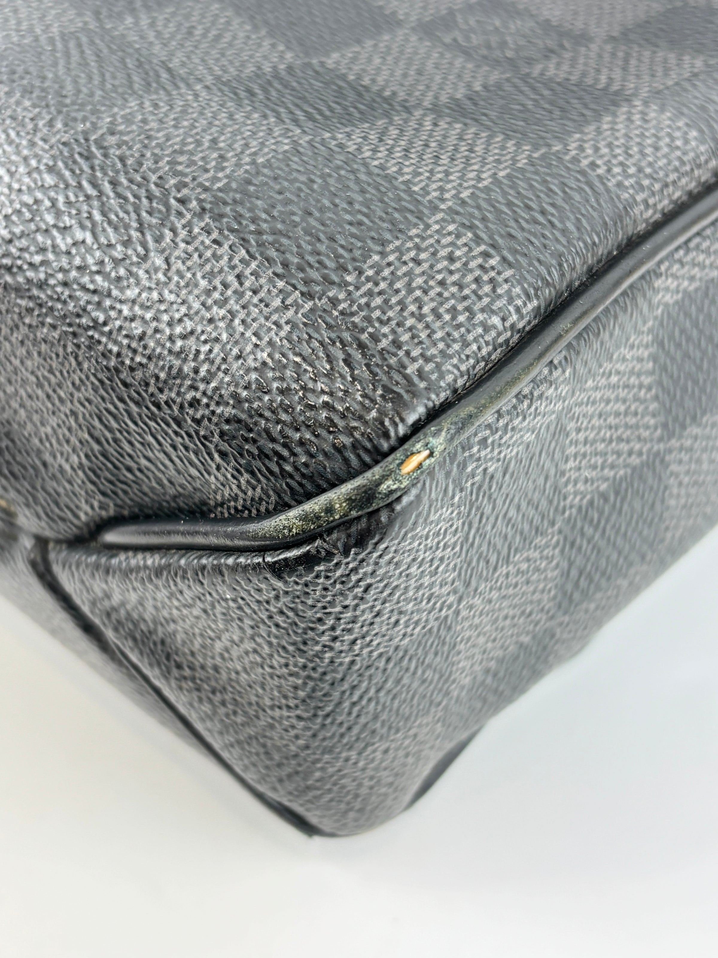 District PM Messenger Damier Graphite Bag