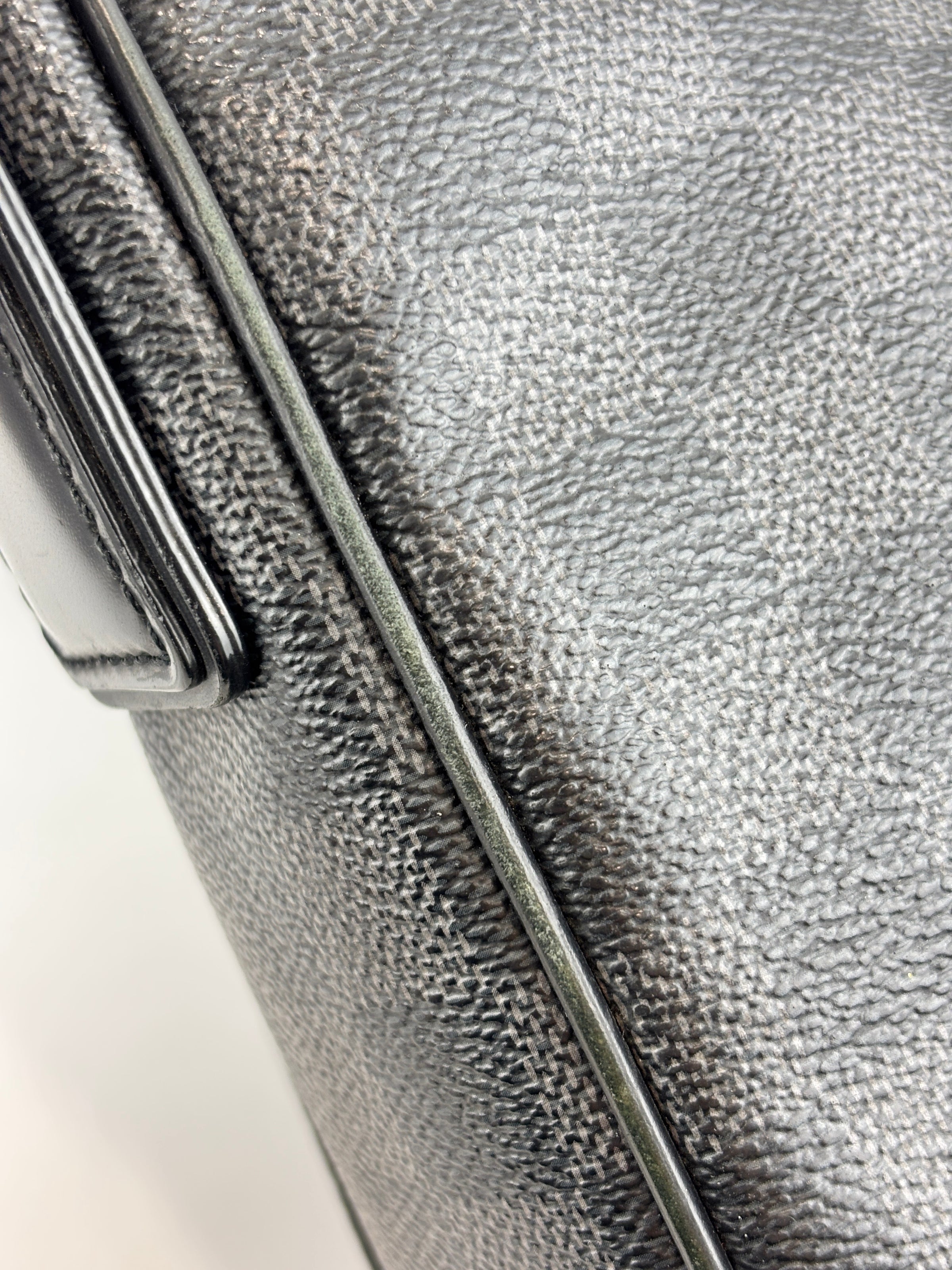 District PM Messenger Damier Graphite Bag
