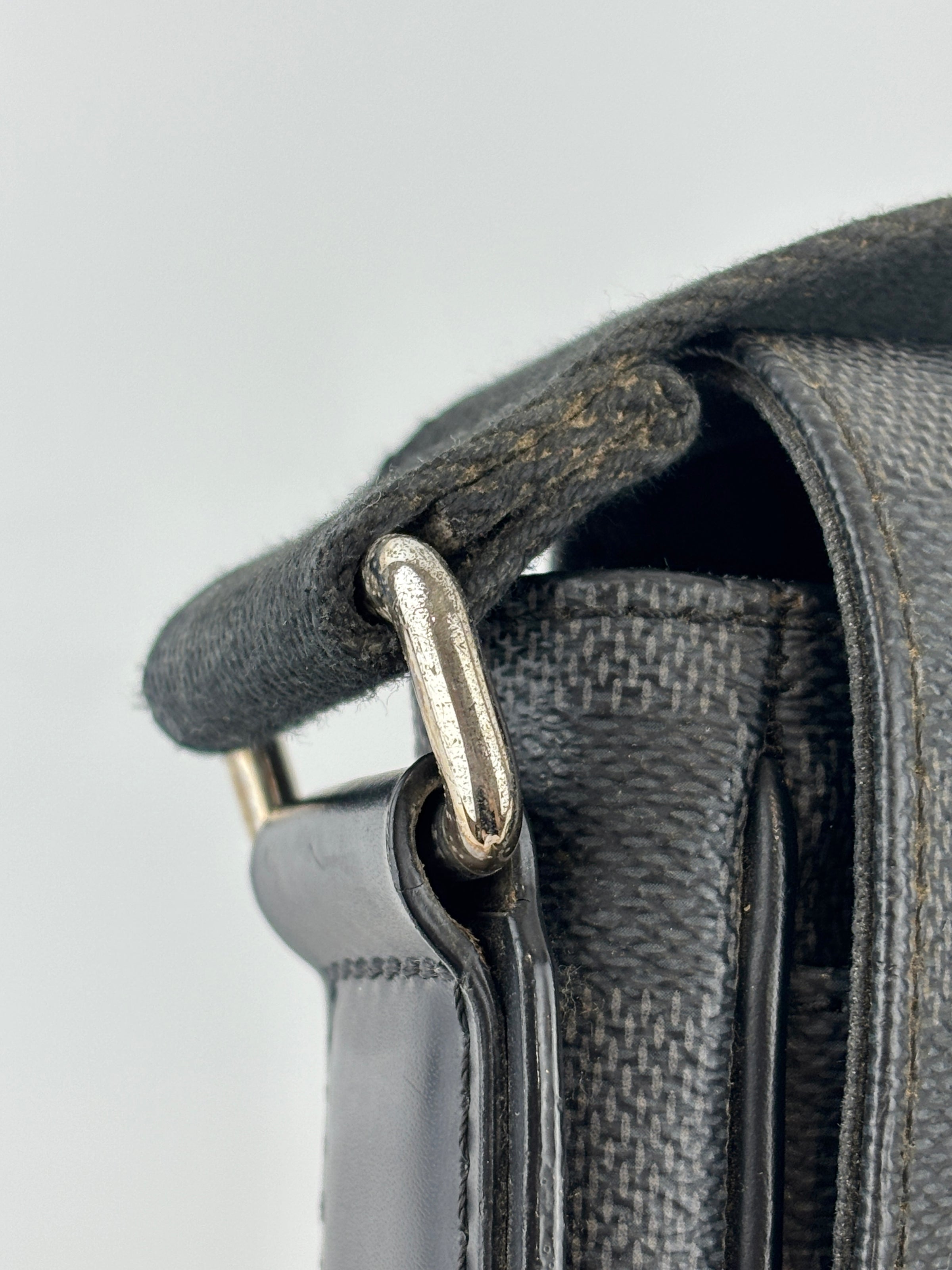 District PM Messenger Damier Graphite Bag