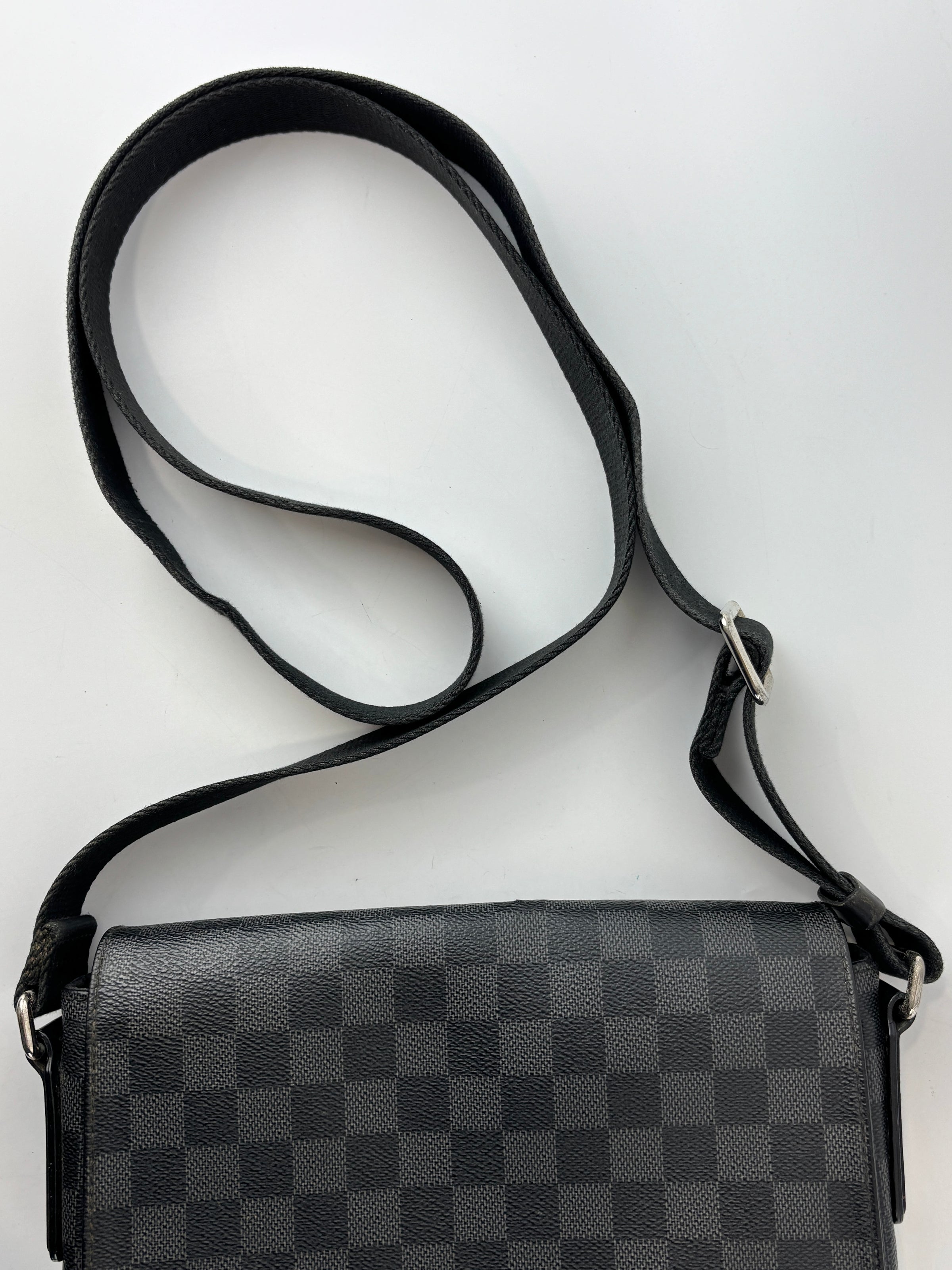 District PM Messenger Damier Graphite Bag