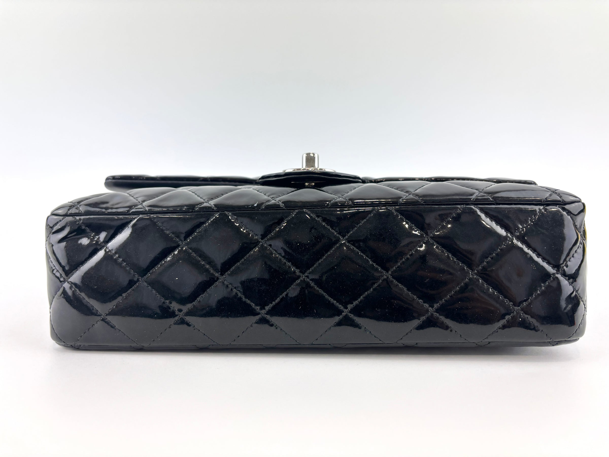 Medium Flap in Black Patent Lambskin SHW