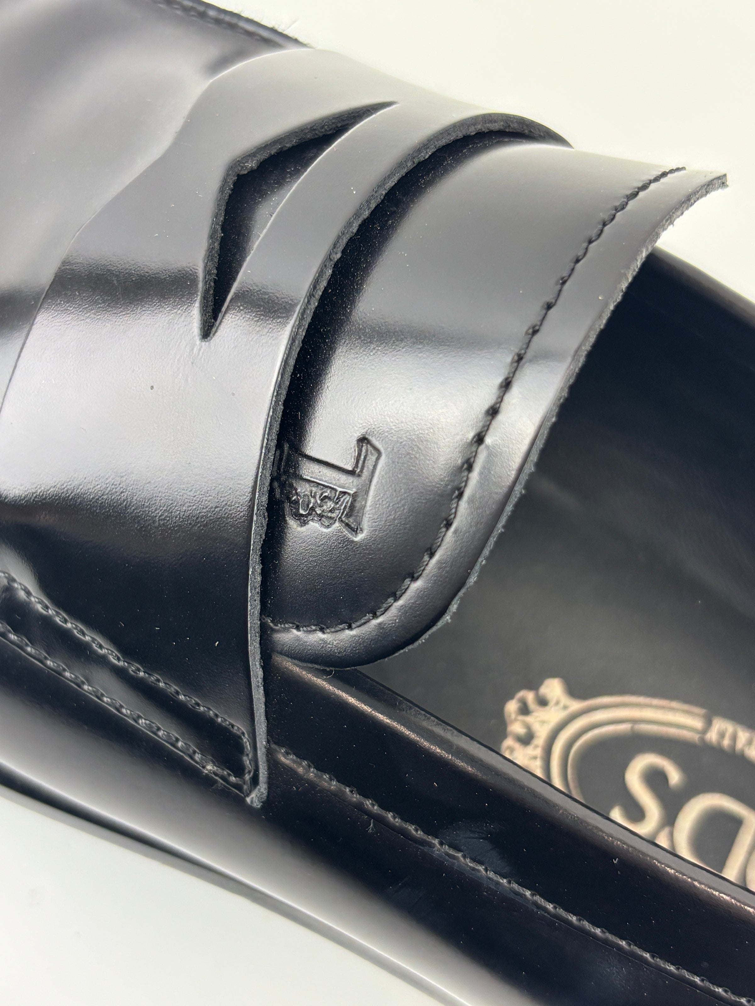 Men’s Smooth Leather Loafers in Black Size 5