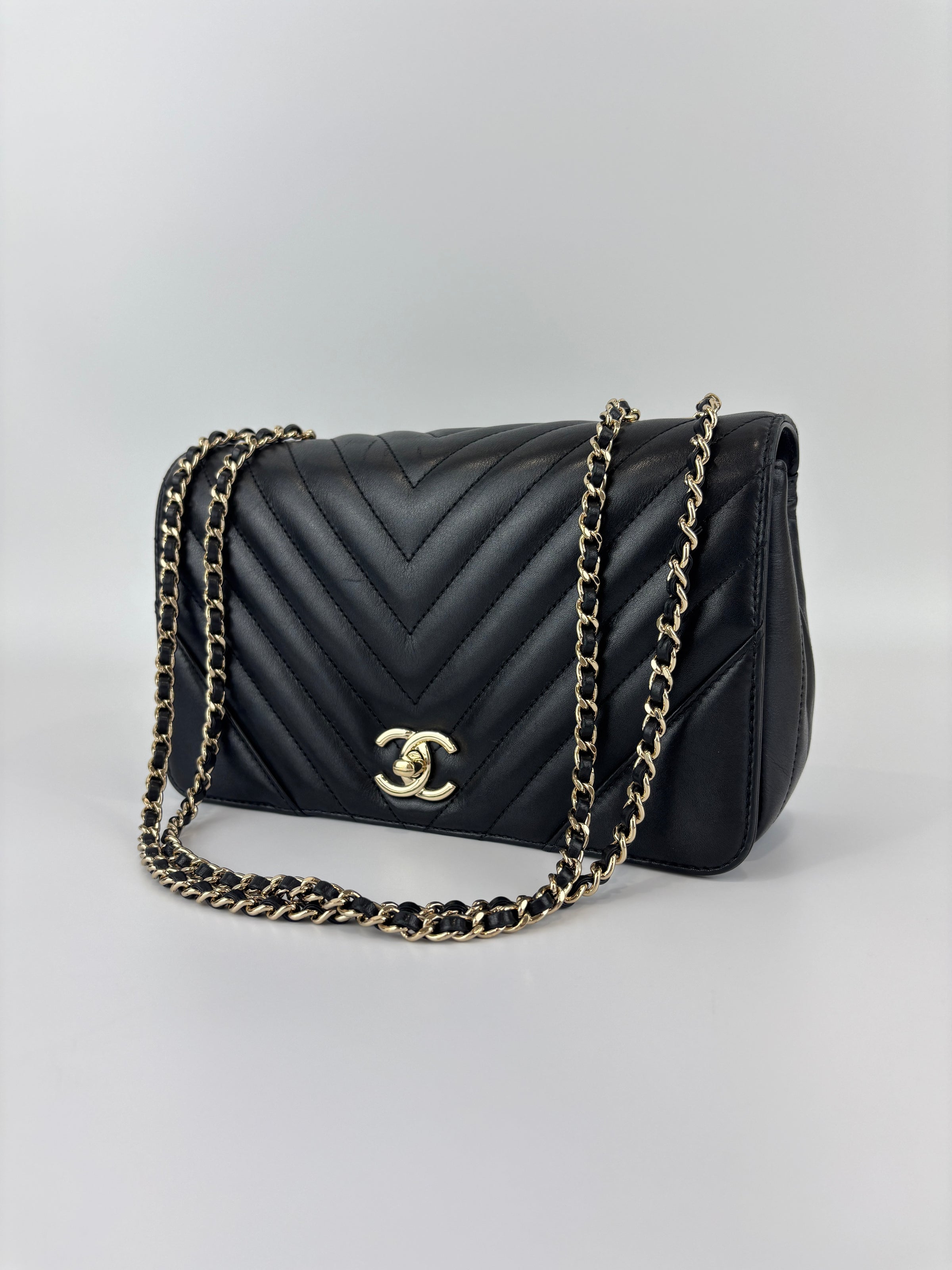 A91586 Chevron Quilted Small Statement Flap Black Calfskin