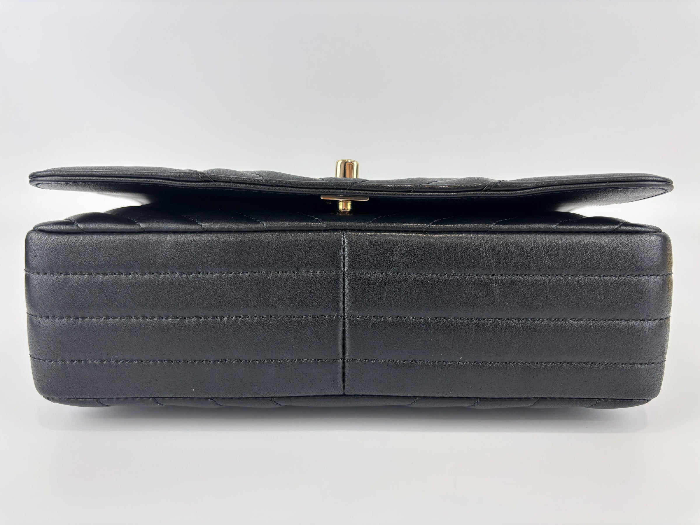 A91586 Chevron Quilted Small Statement Flap Black Calfskin