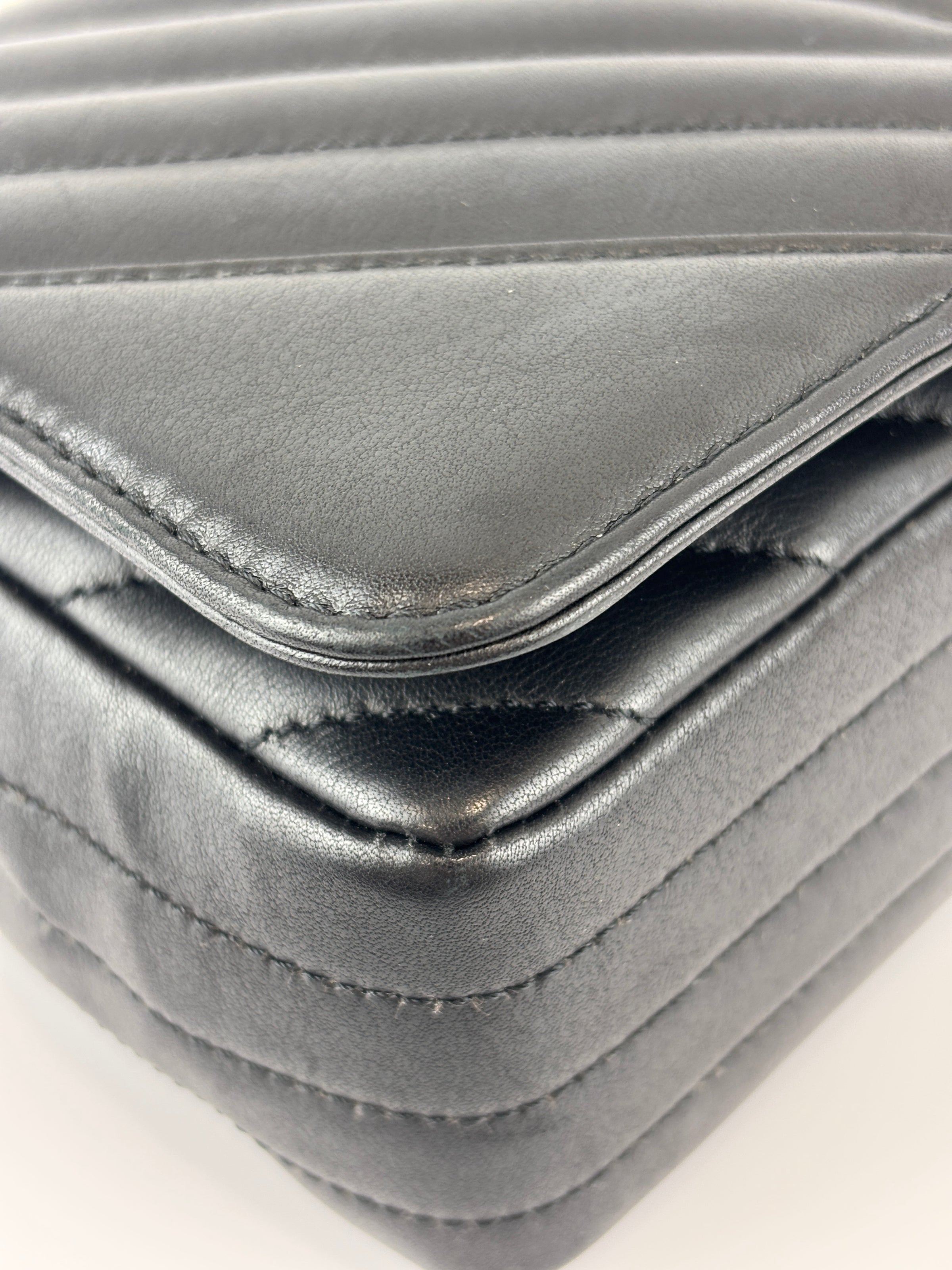 A91586 Chevron Quilted Small Statement Flap Black Calfskin