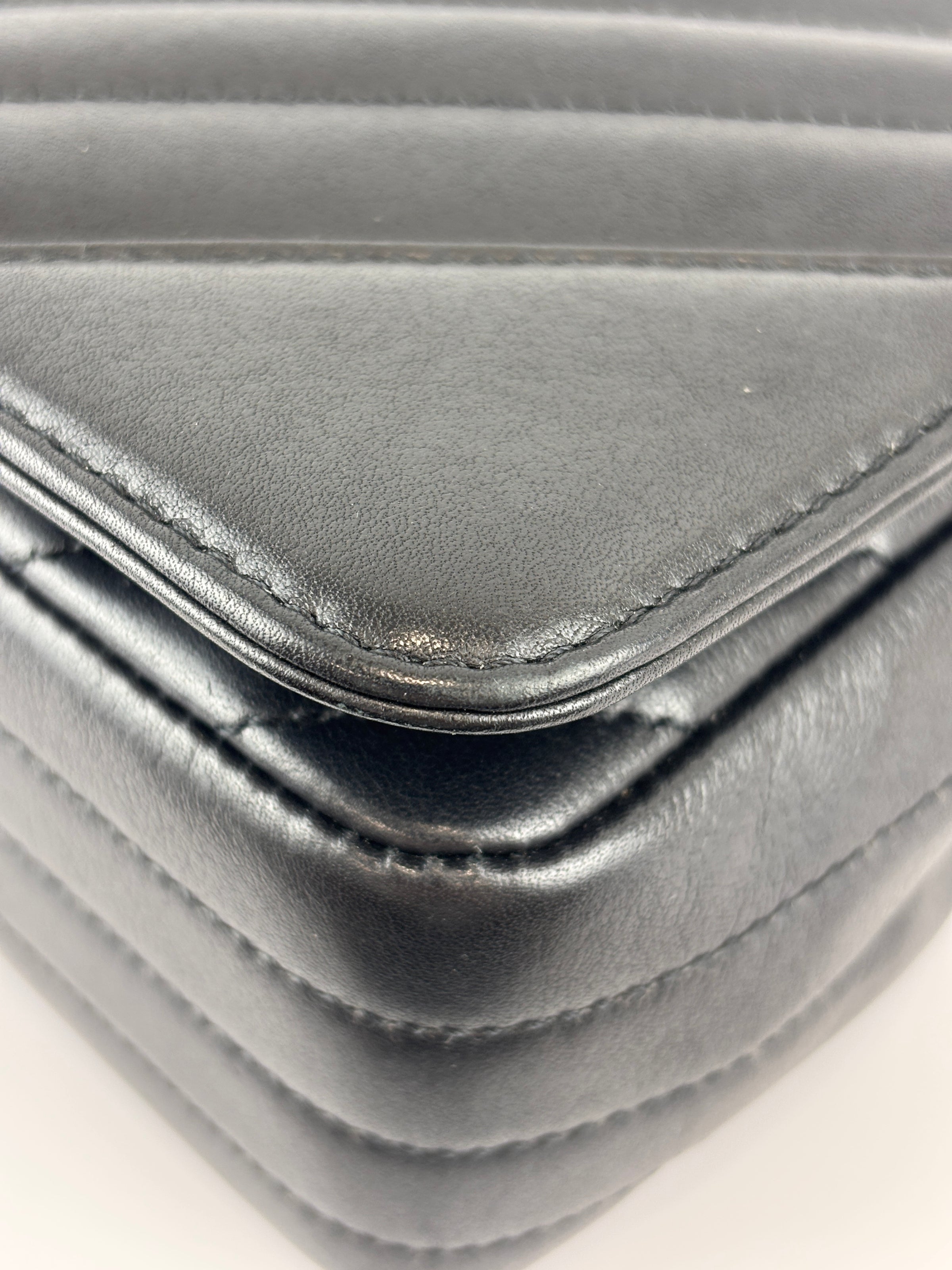 A91586 Chevron Quilted Small Statement Flap Black Calfskin