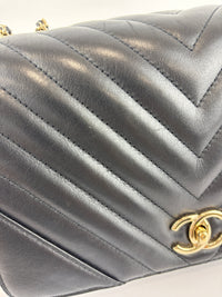 A91586 Chevron Quilted Small Statement Flap Black Calfskin