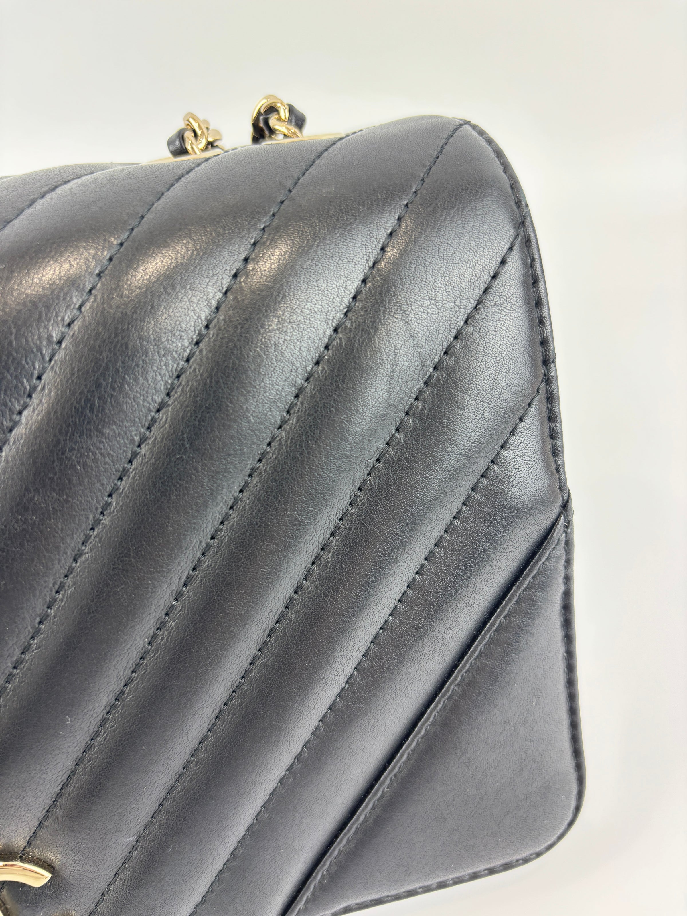 A91586 Chevron Quilted Small Statement Flap Black Calfskin