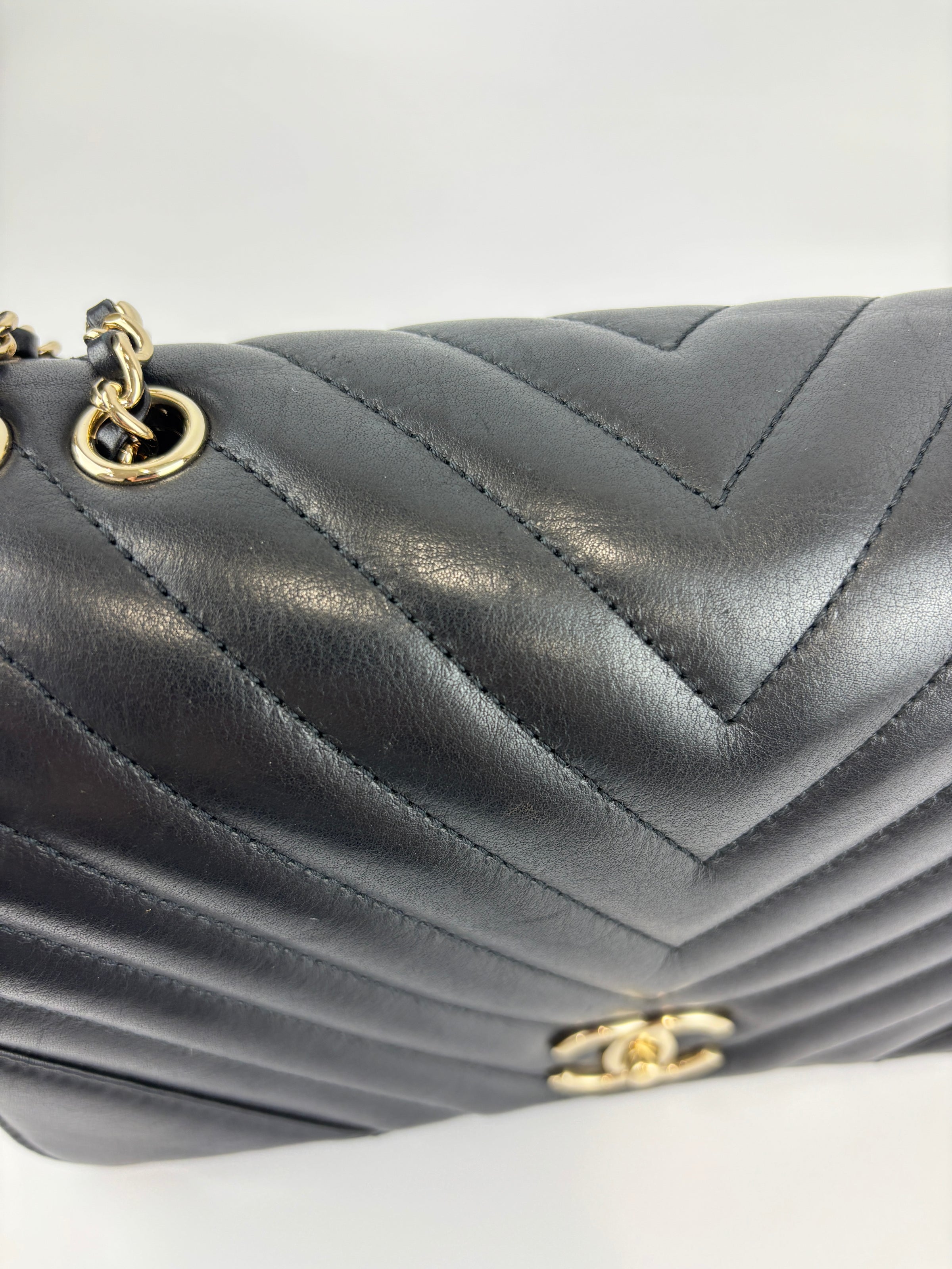 A91586 Chevron Quilted Small Statement Flap Black Calfskin