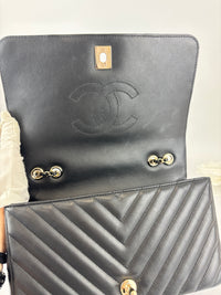 A91586 Chevron Quilted Small Statement Flap Black Calfskin