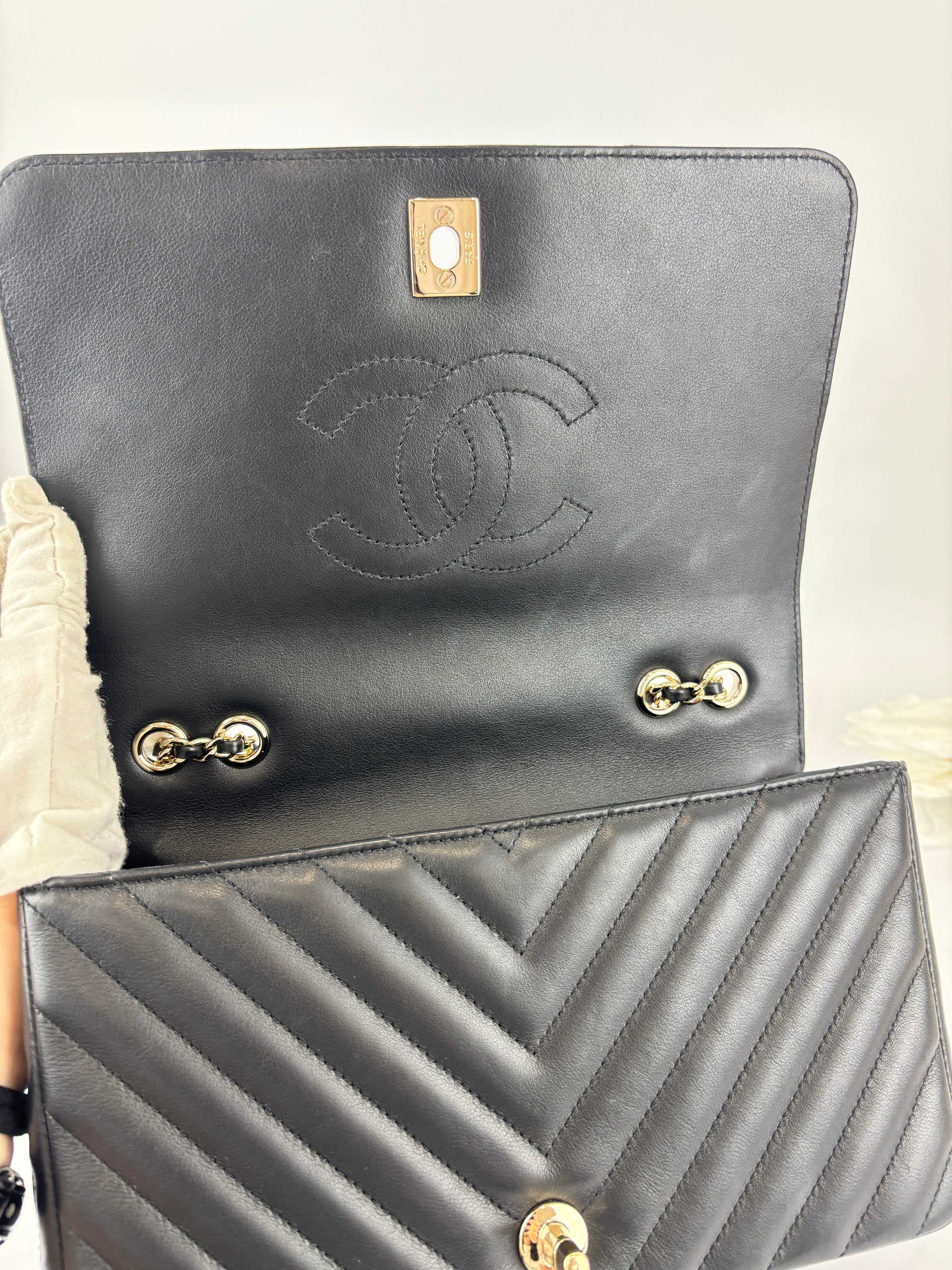 A91586 Chevron Quilted Small Statement Flap Black Calfskin