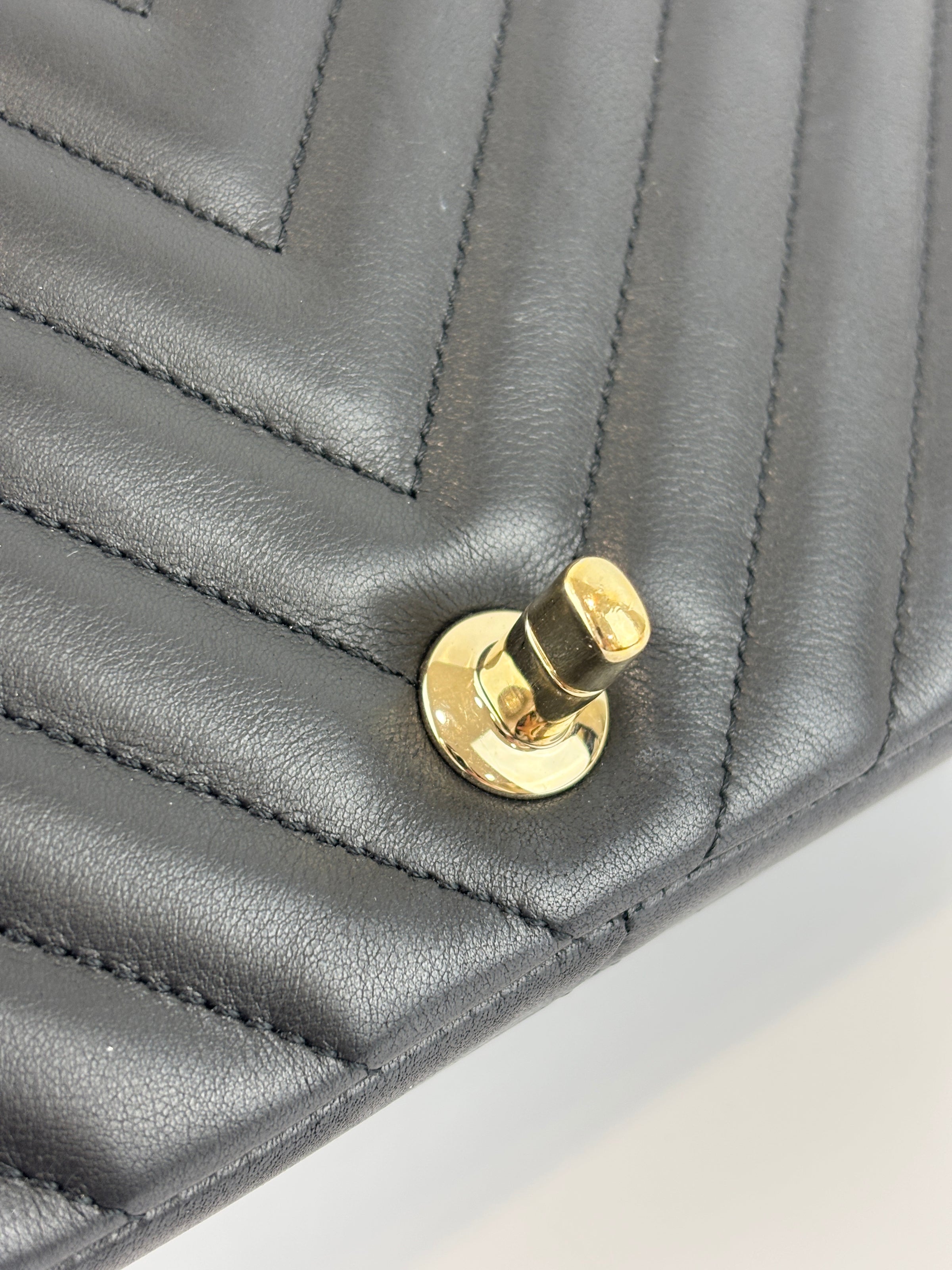 A91586 Chevron Quilted Small Statement Flap Black Calfskin