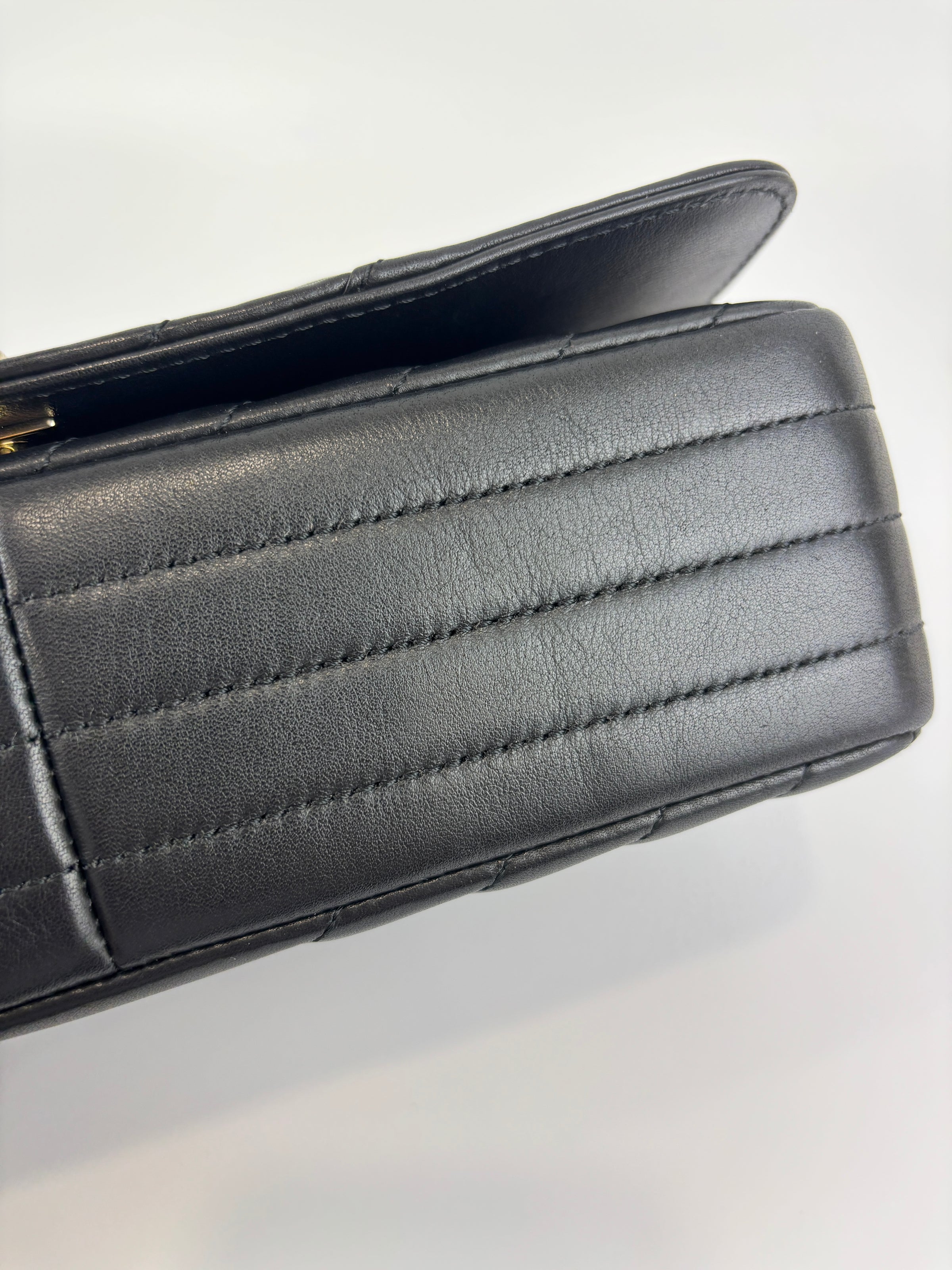 A91586 Chevron Quilted Small Statement Flap Black Calfskin