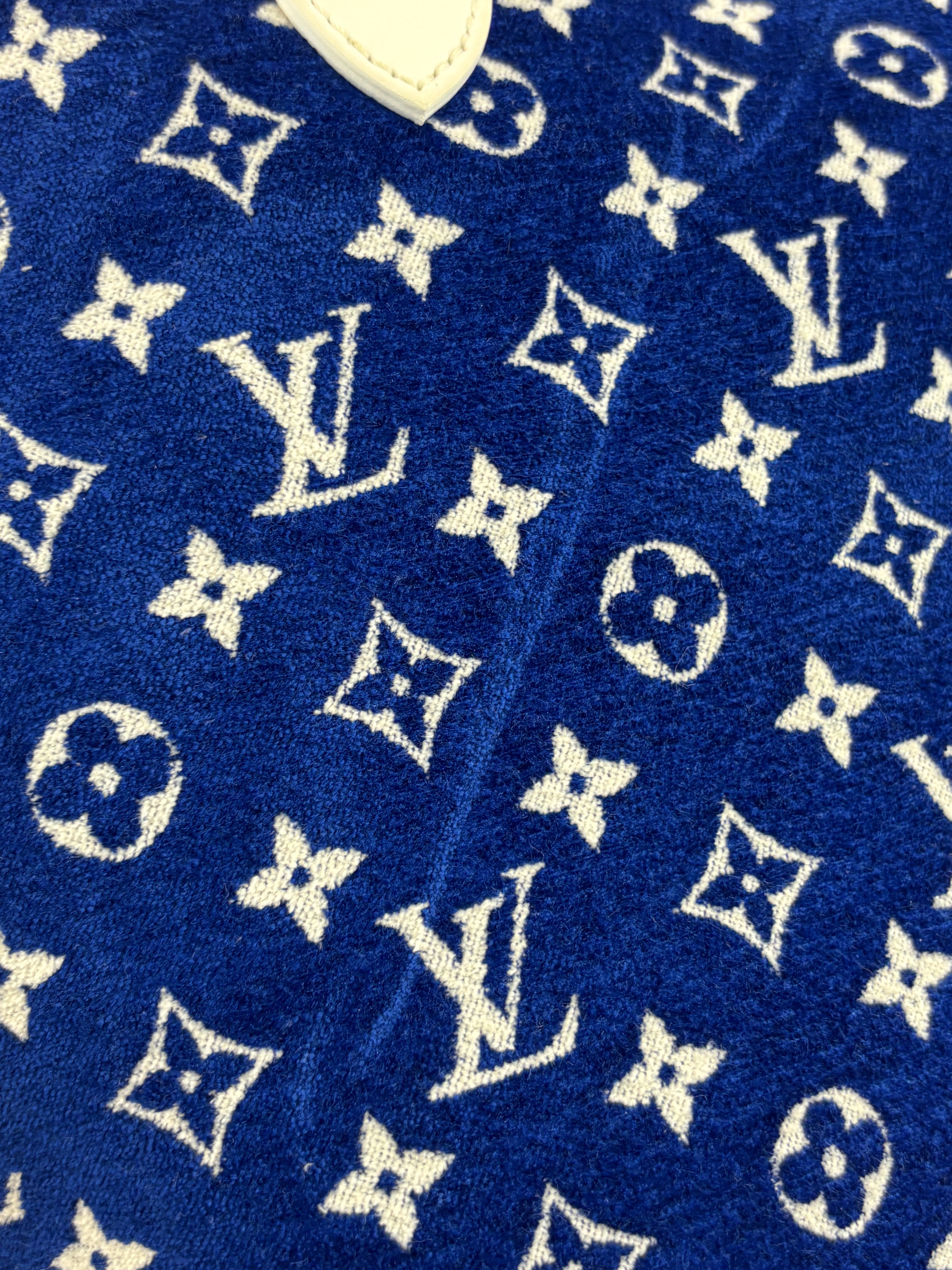 M46220 Neverfull MM Bleu Jacquard Velvet Limited-Edition LV Match Collection