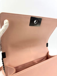 Boy Old Medium in Light Pink RHW