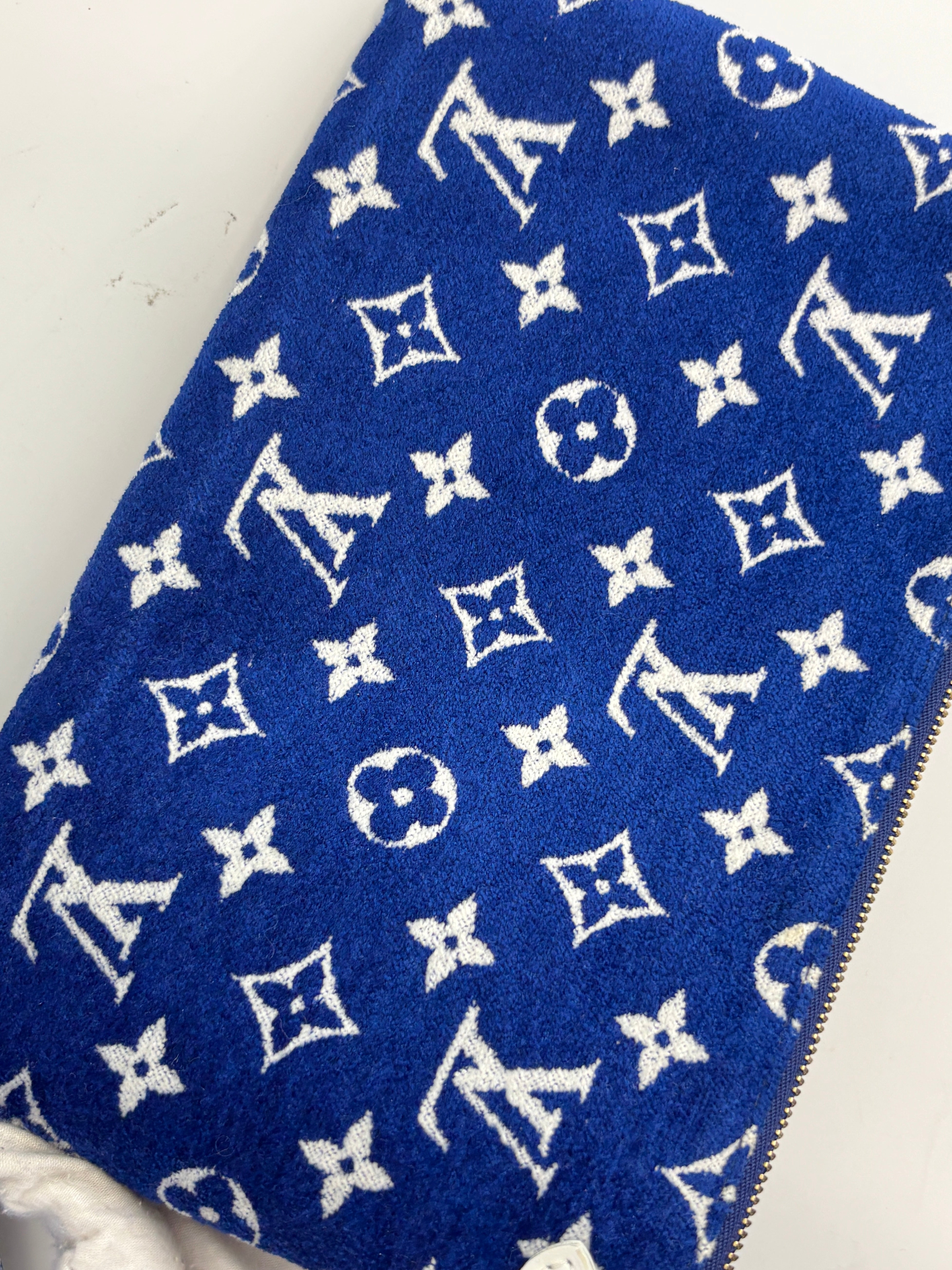 Louis Vuitton Neverfull MM Bleu Jacquard Velvet LV Match | Glampot